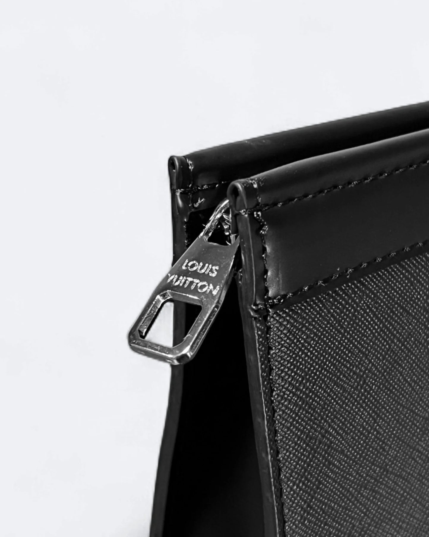 LVTN - Black Pin Clutch - Black