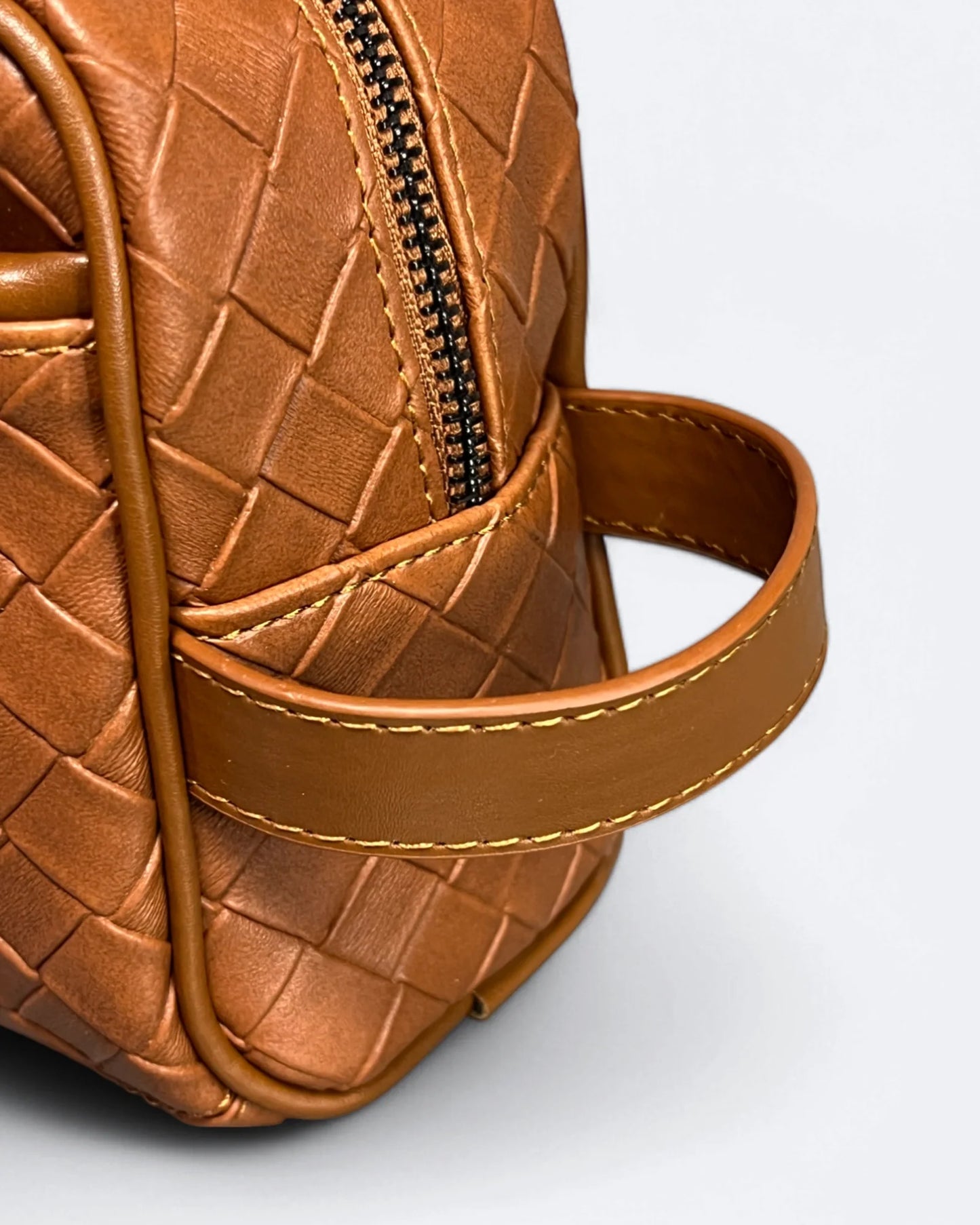 Bottega Veneta - Leather Weave Handbag - Brown