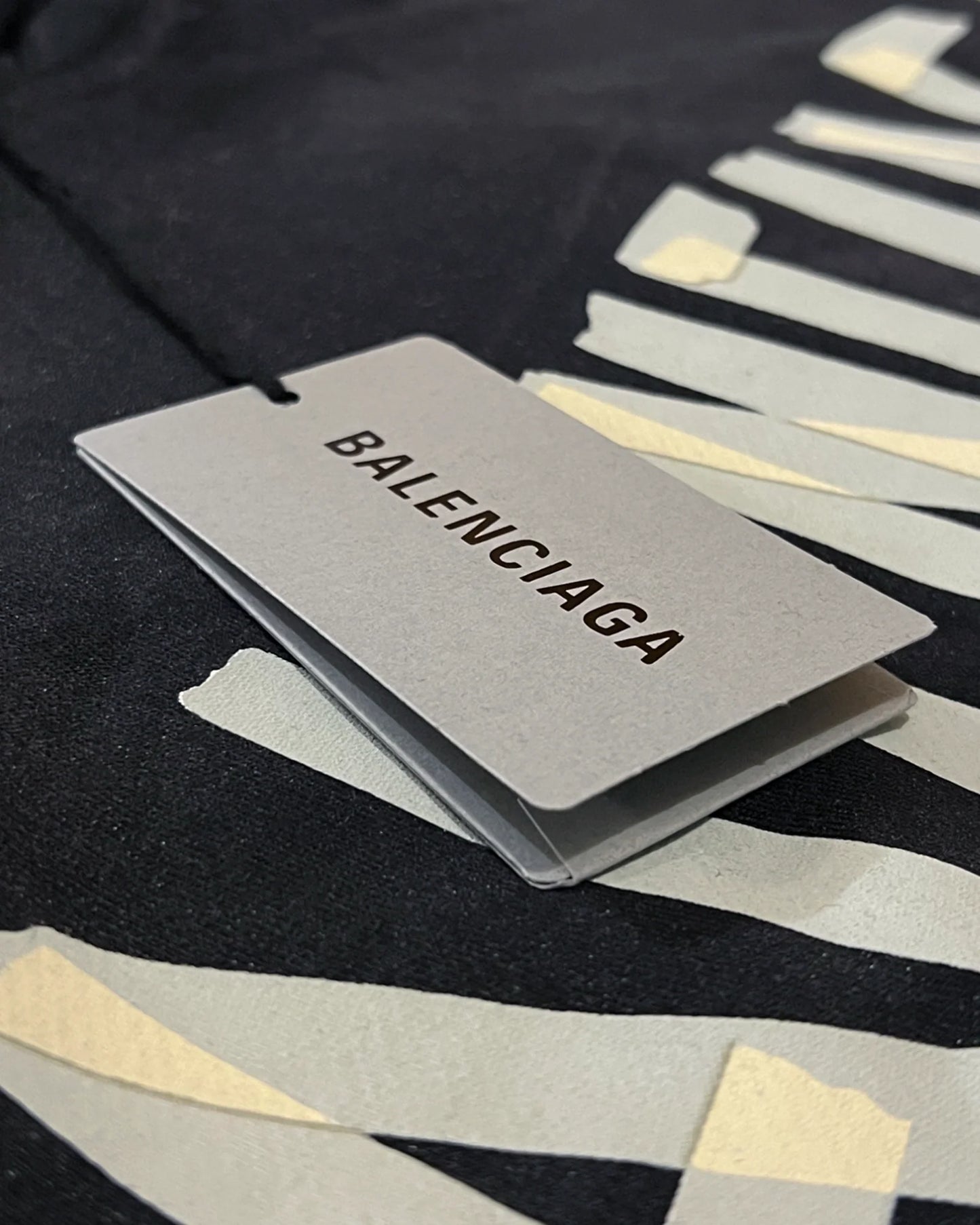 Balenciaga – mikina s kapucí a sepraným efektem Yellow Tape – Washed Black