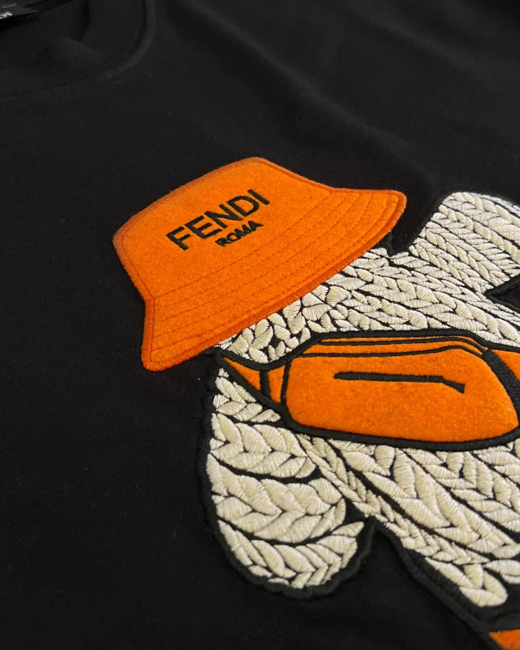 Fendi – Černé tričko s vyšívaným maskotem