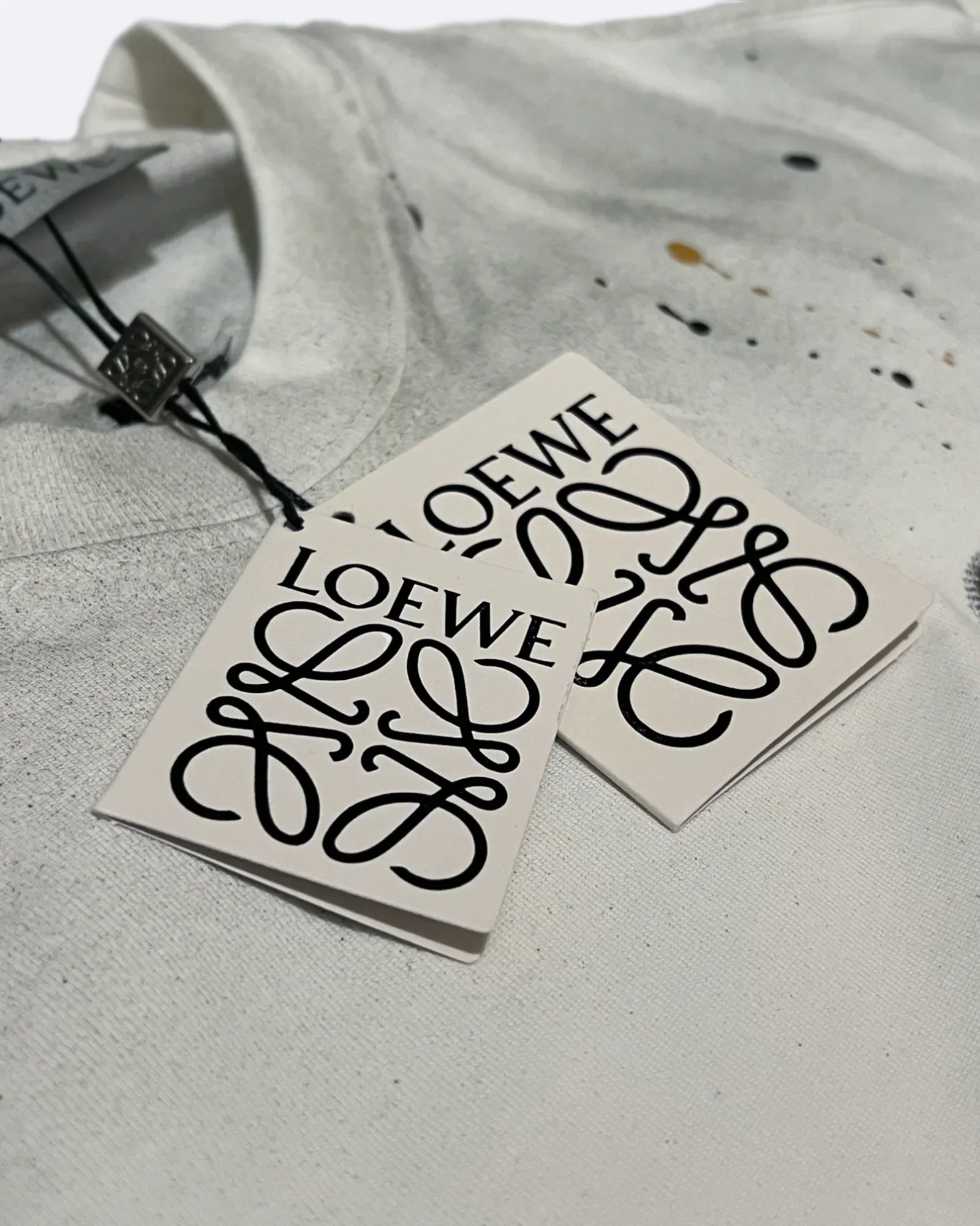 Loewe – Černé/zlaté tričko s vyšívaným logem – špinavě bílé