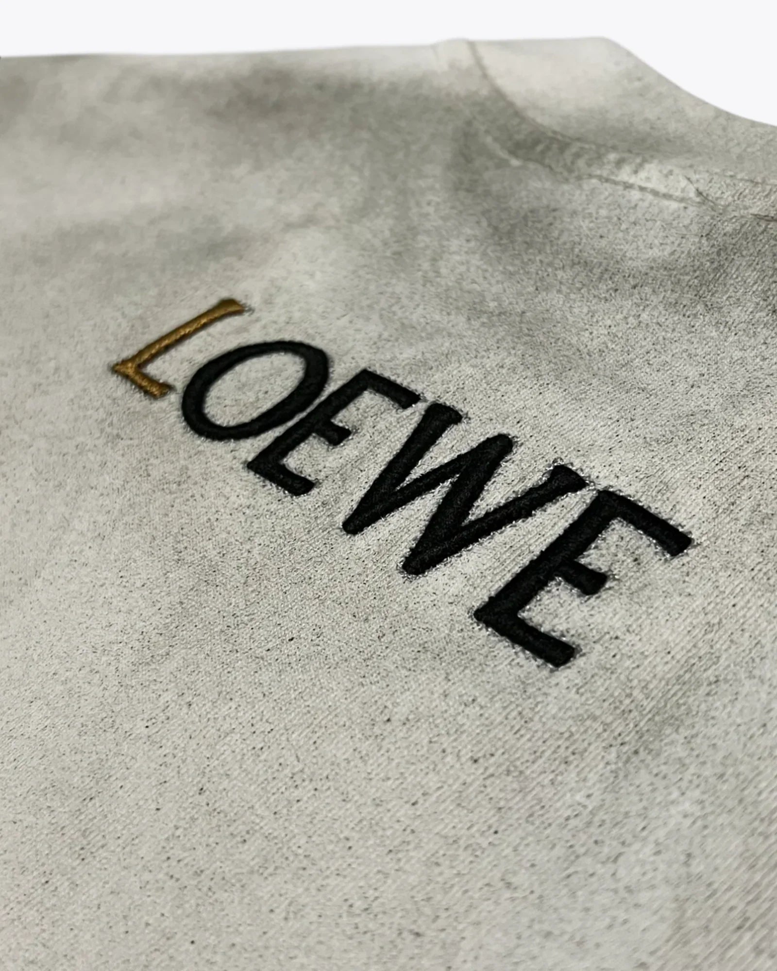 Loewe – Černé/zlaté tričko s vyšívaným logem – špinavě bílé