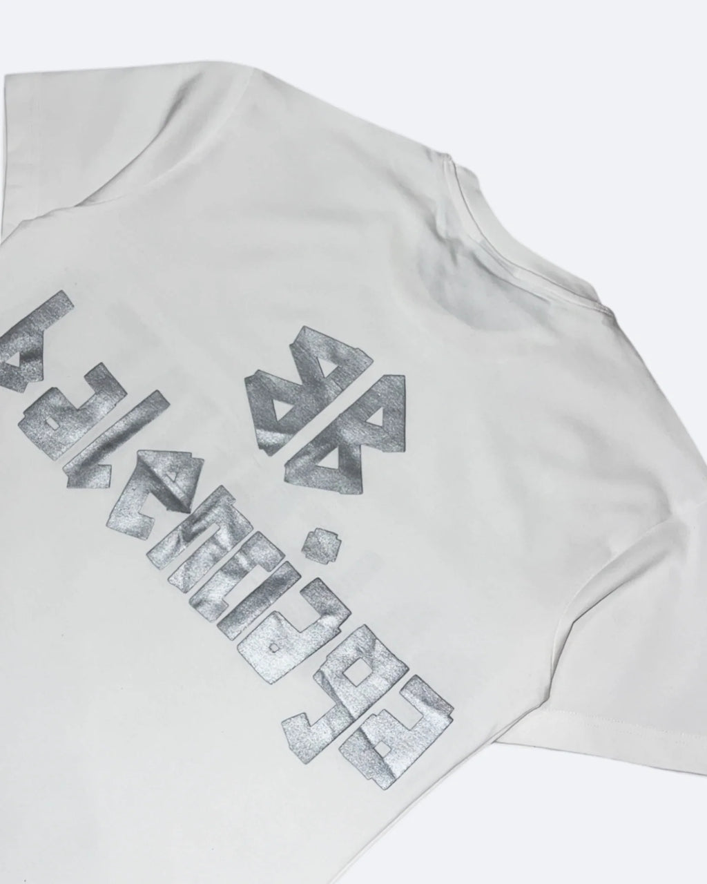 Balenciaga – stříbrné tričko s lepicí páskou – bílé