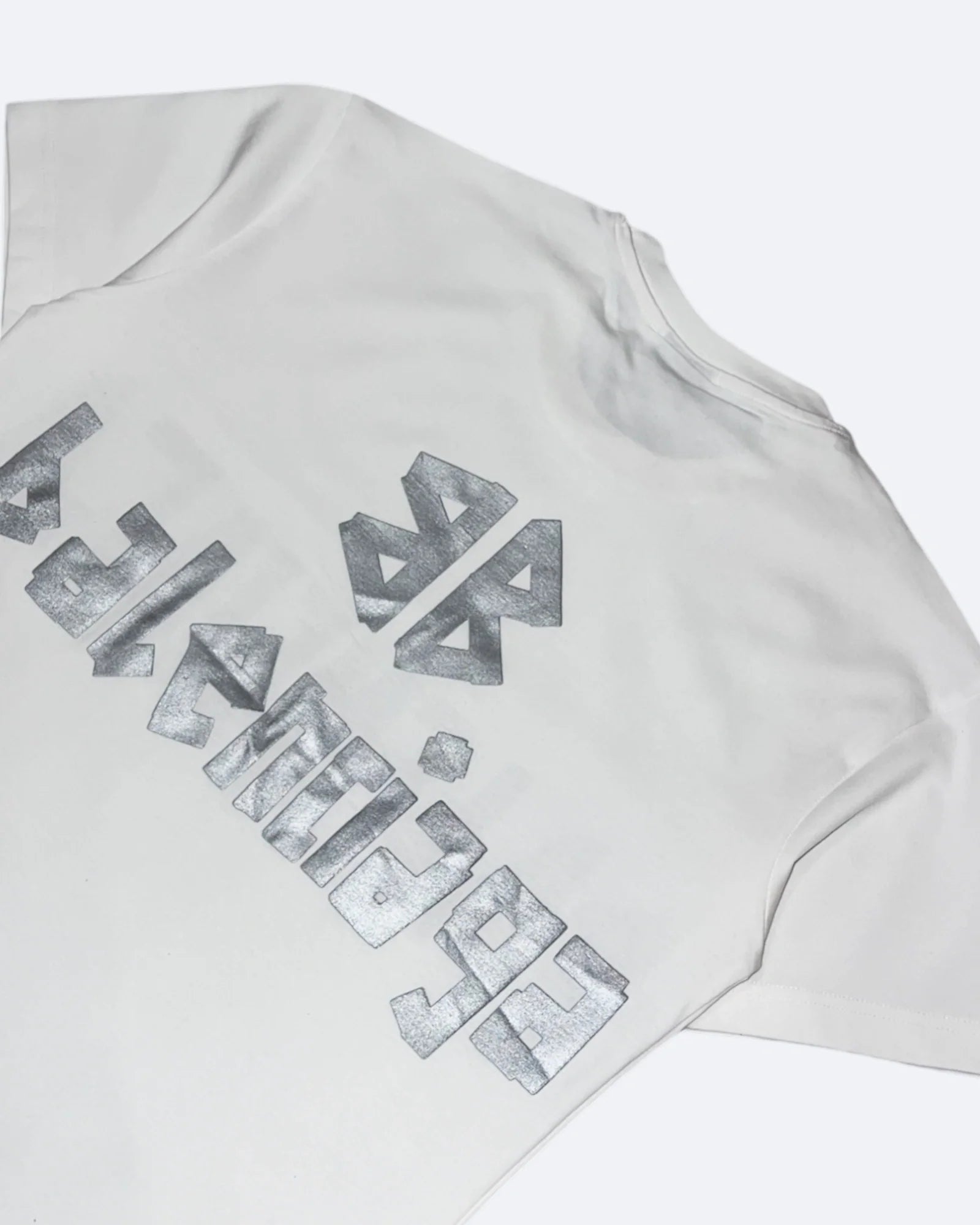 Balenciaga – stříbrné tričko s lepicí páskou – bílé