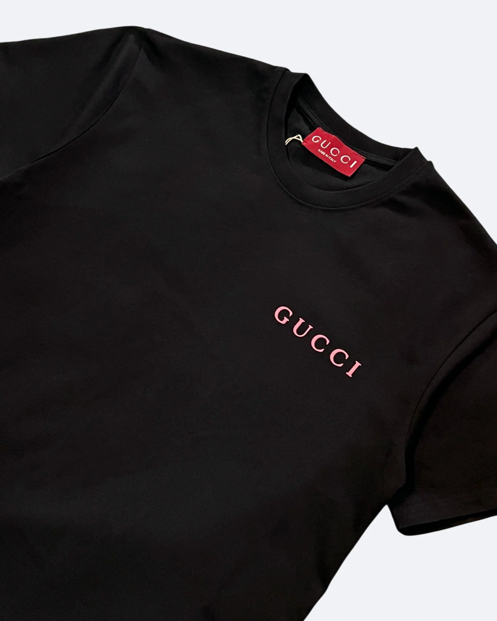 Gucci – Růžové tričko s logem – černé