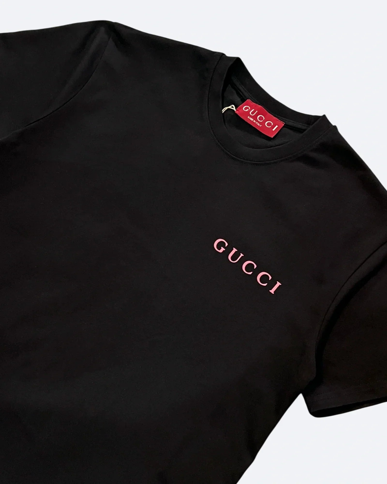 Gucci – Růžové tričko s logem – černé