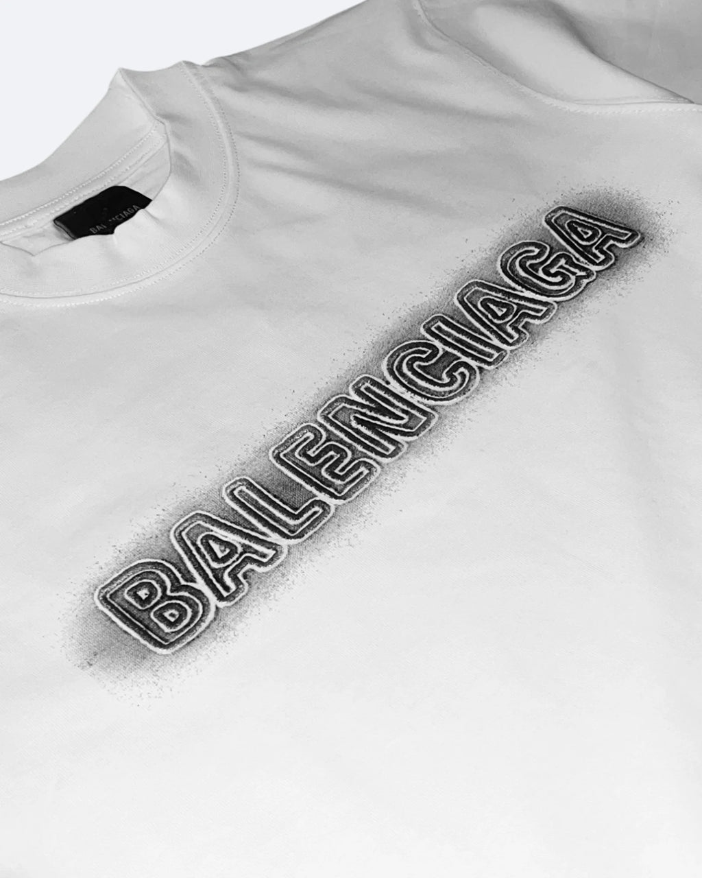 Balenciaga – tričko s vyšitým logem „Sprayed“ – bílé
