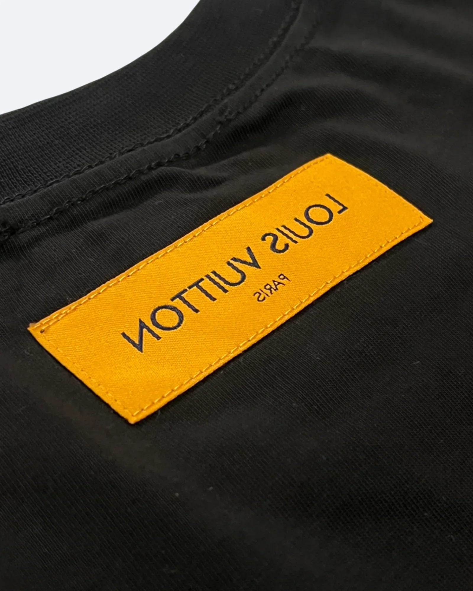 LVTN – Stříbrné tričko s monogramem – černé