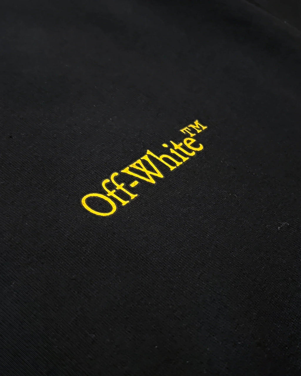 Off-White – Tričko s logem Tape Measure Arrow – černé