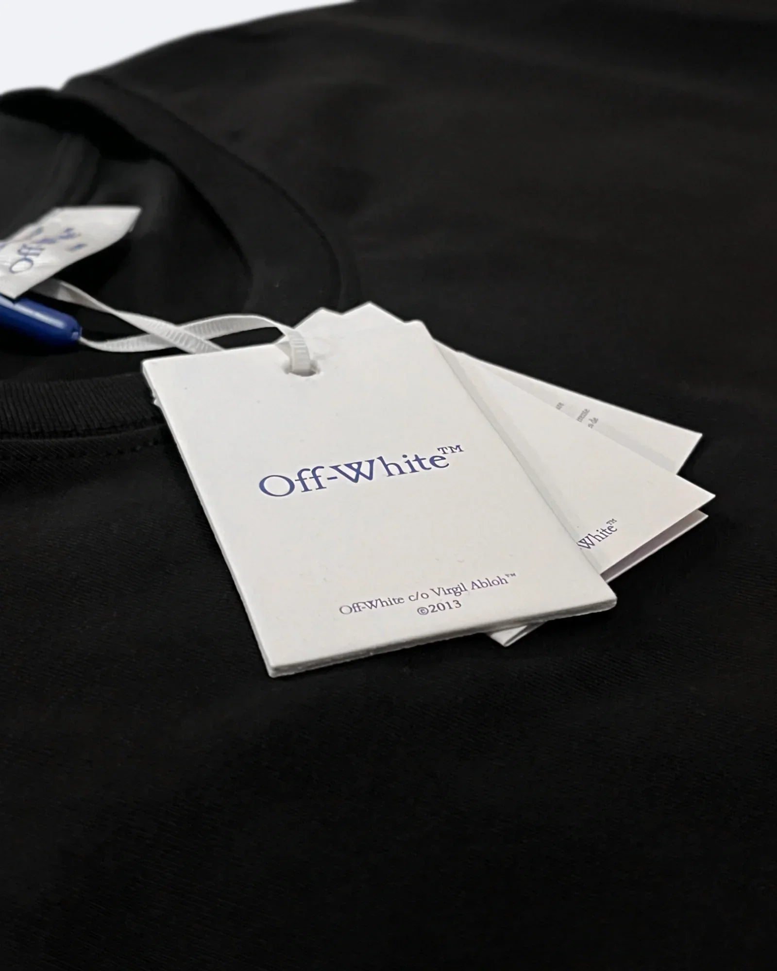 Off-White – Tričko s logem Tape Measure Arrow – černé