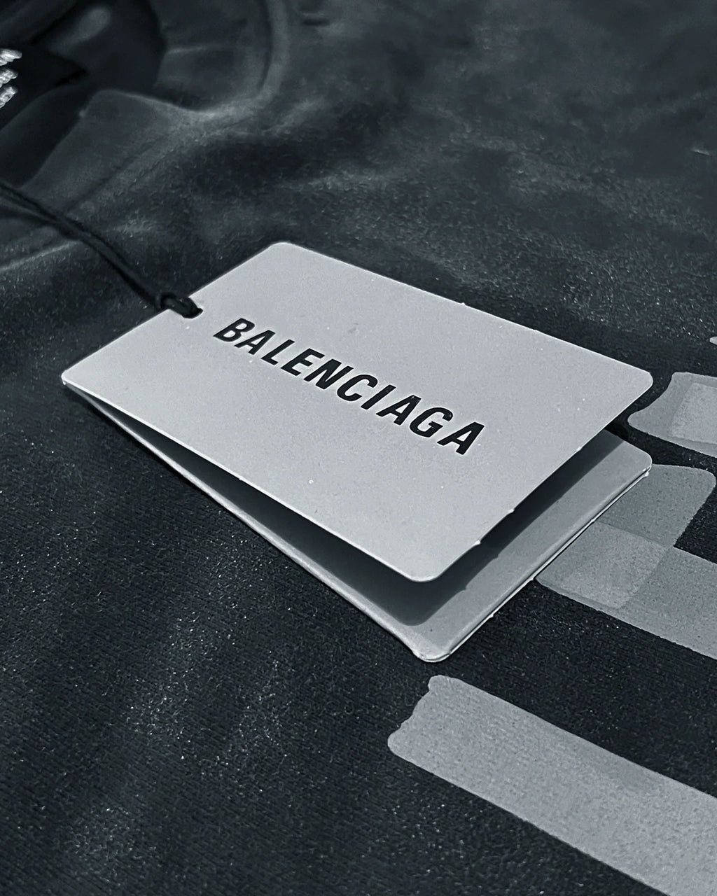 Balenciaga – tričko Yellow Tape Distressed – sepraná černá