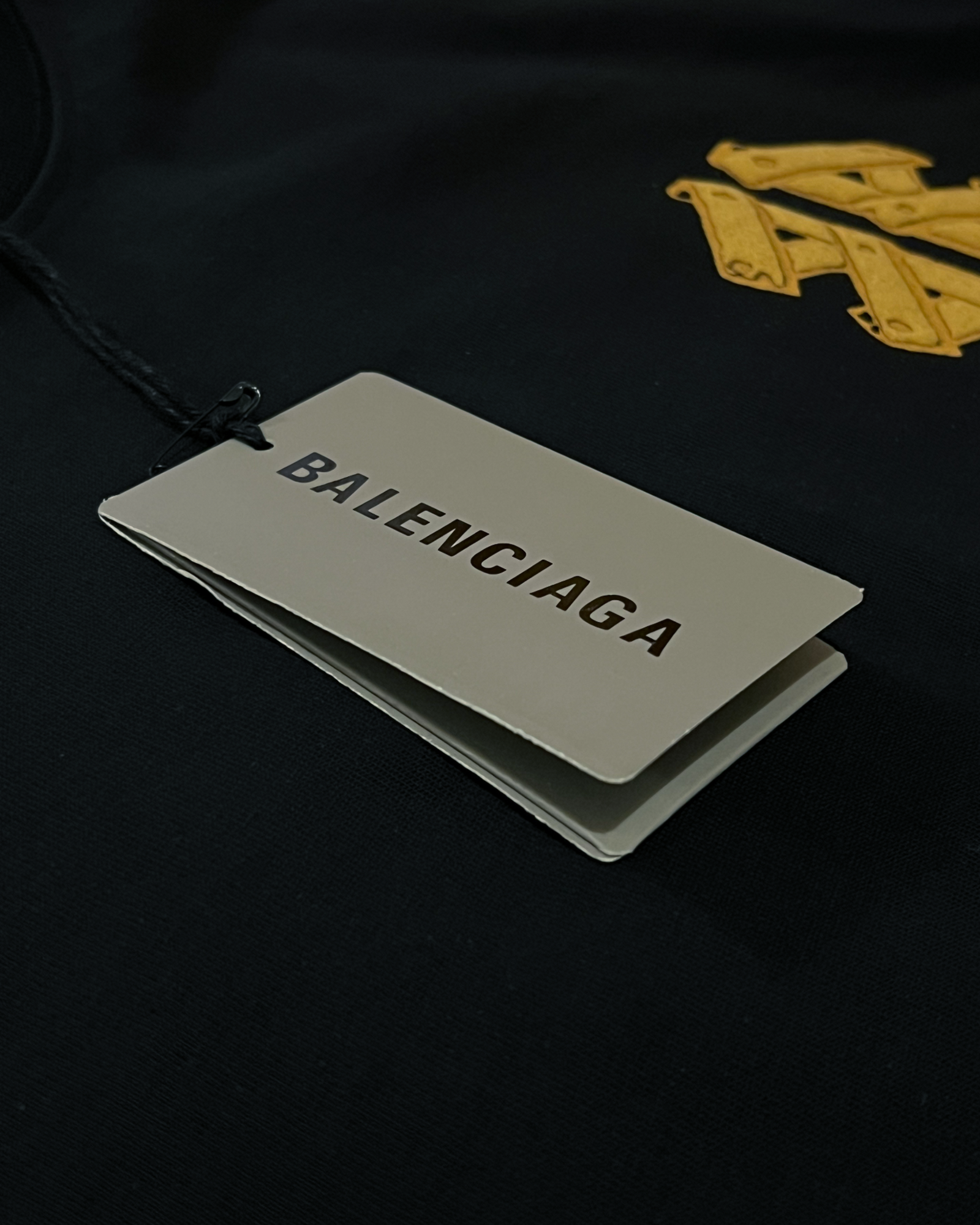 Balenciaga – Žluté tričko s logem Plank – Černé