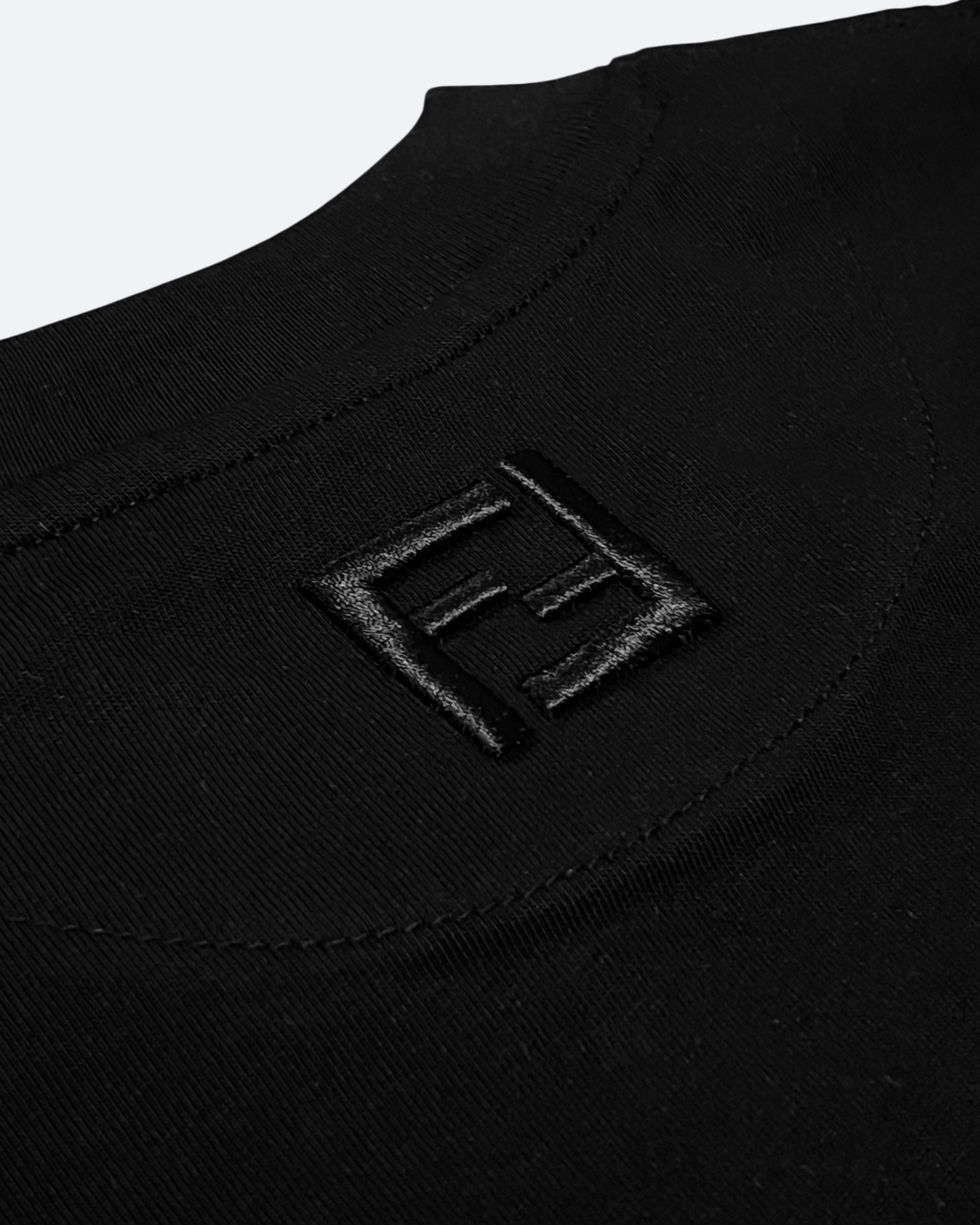 Fendi – černé tričko s korálovou výšivkou