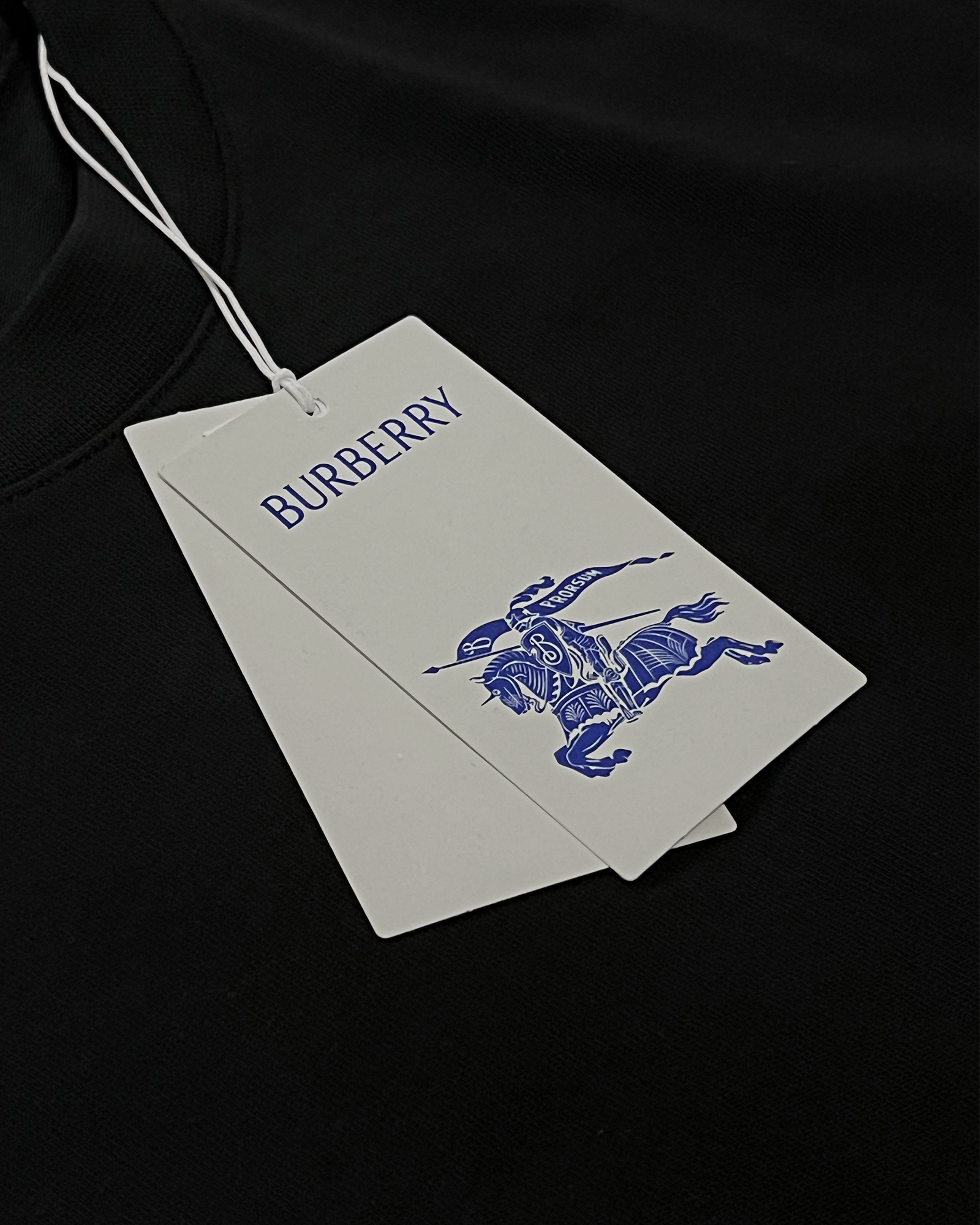 Burberry - Tričko s včelí grafikou - černé