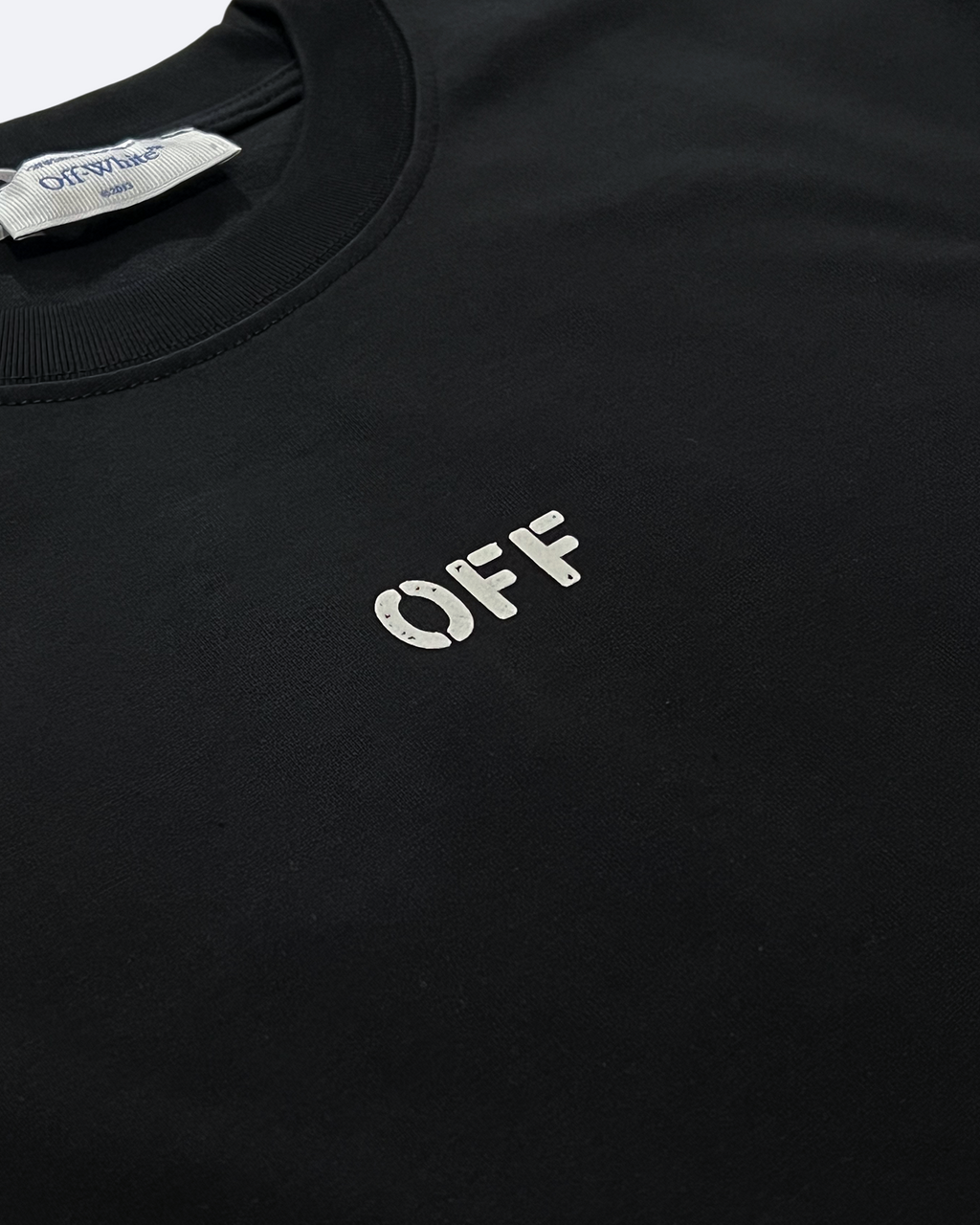 Off-White – tričko Magazine Arrow – černé