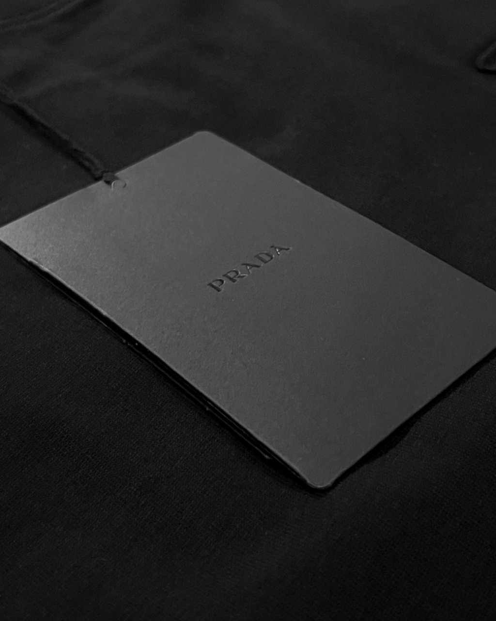 Prada - Černé tričko s nášivkou loga - Černá