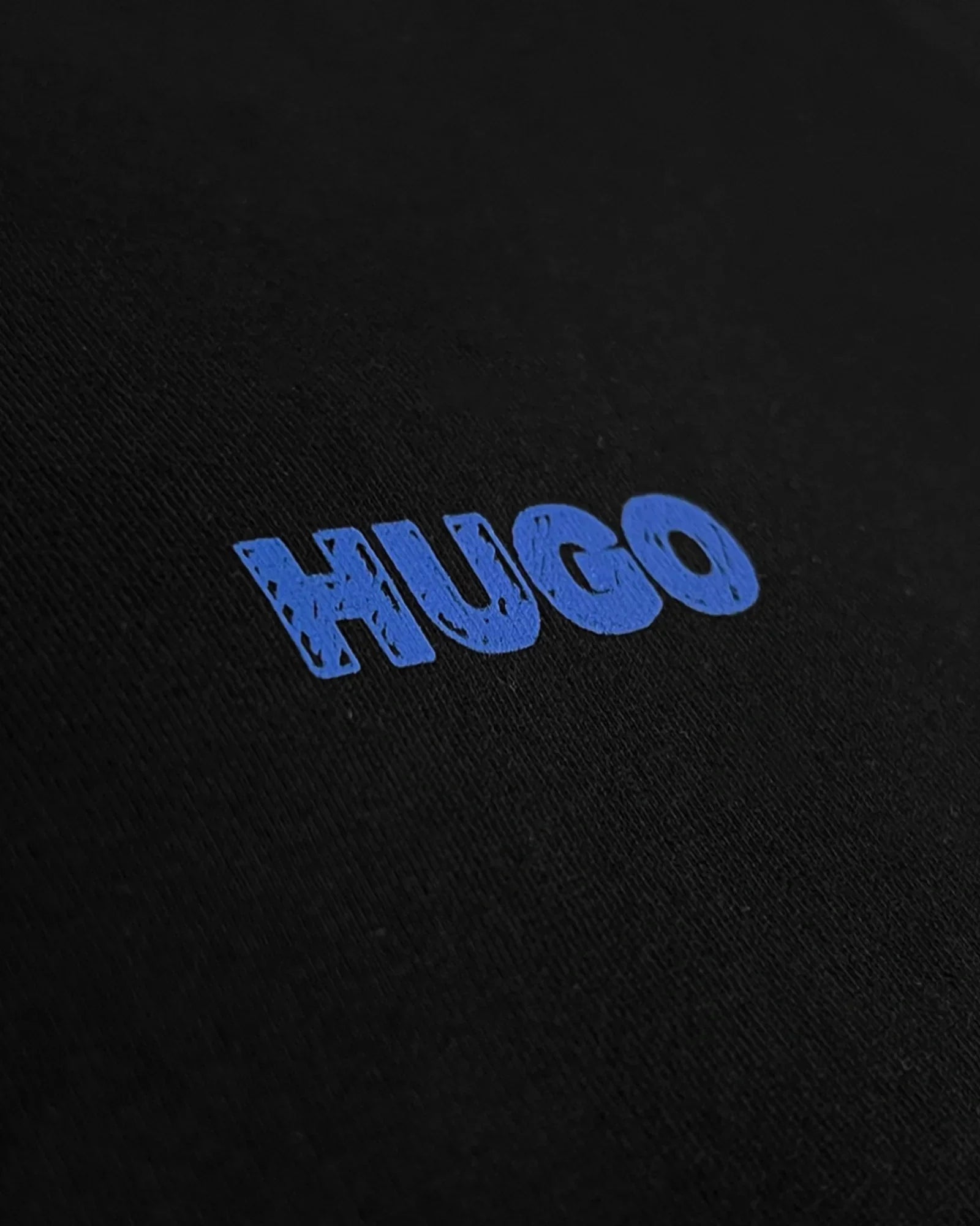 HUGO – Volné tričko z kreativní kolekce – Černé