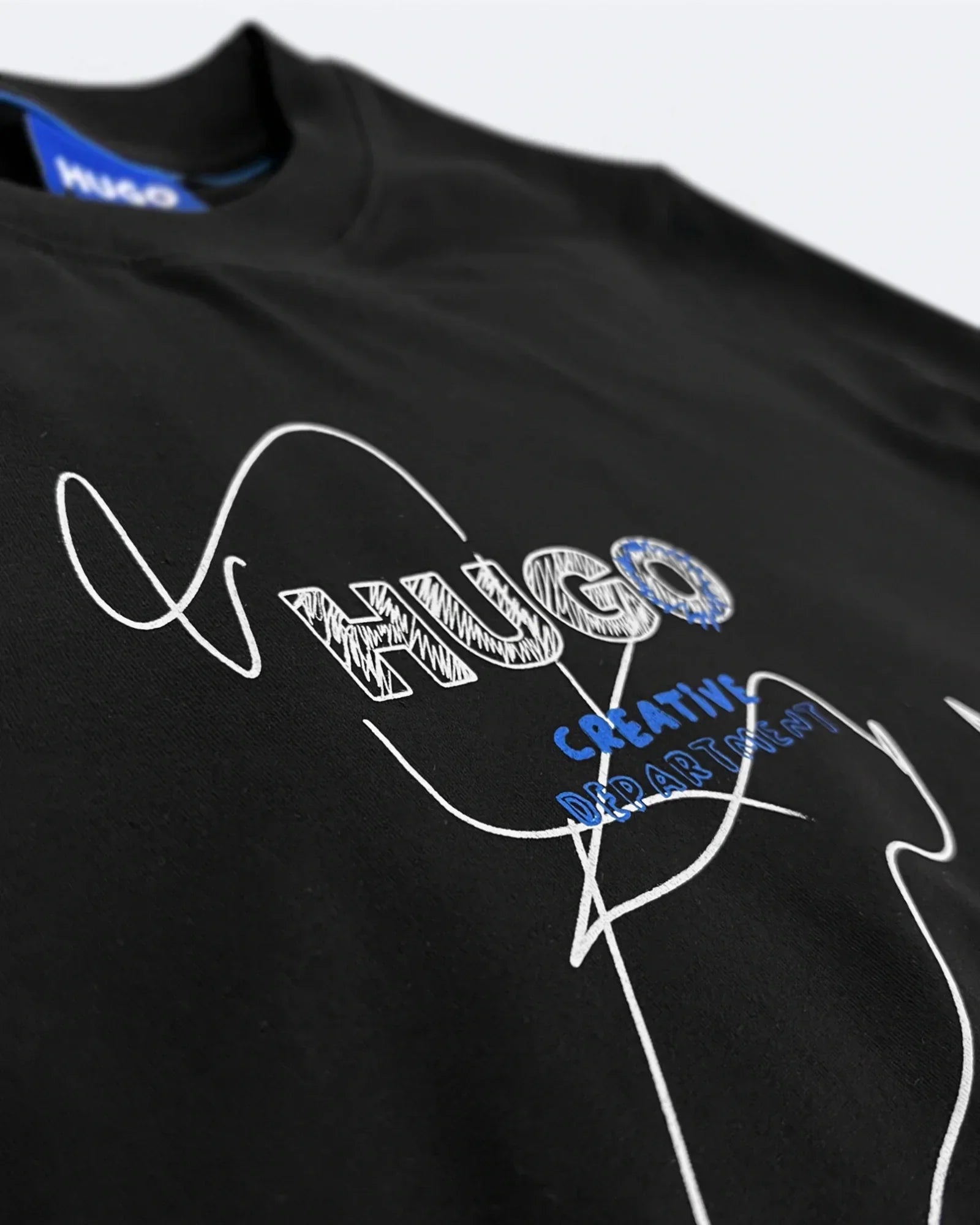 HUGO – Volné tričko z kreativní kolekce – Černé