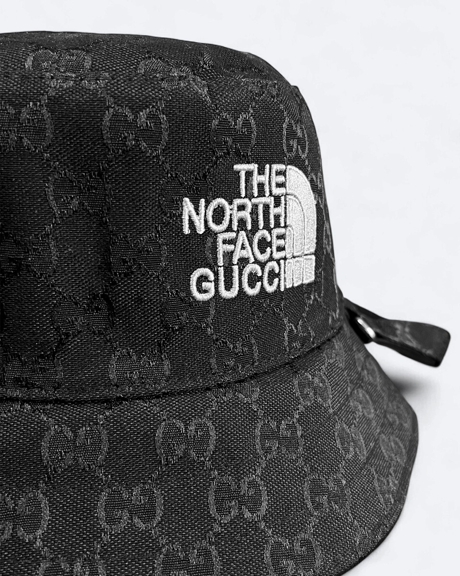 GC x The North Face – Klobouk GG Bucket – černý