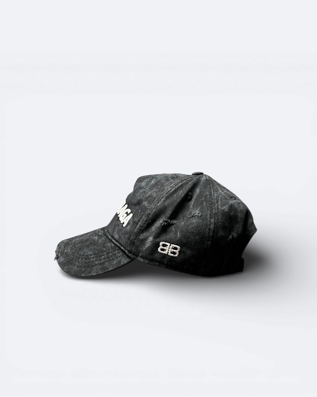 Balenciaga - Kšiltovka Distressed Logotype - černá/bílá