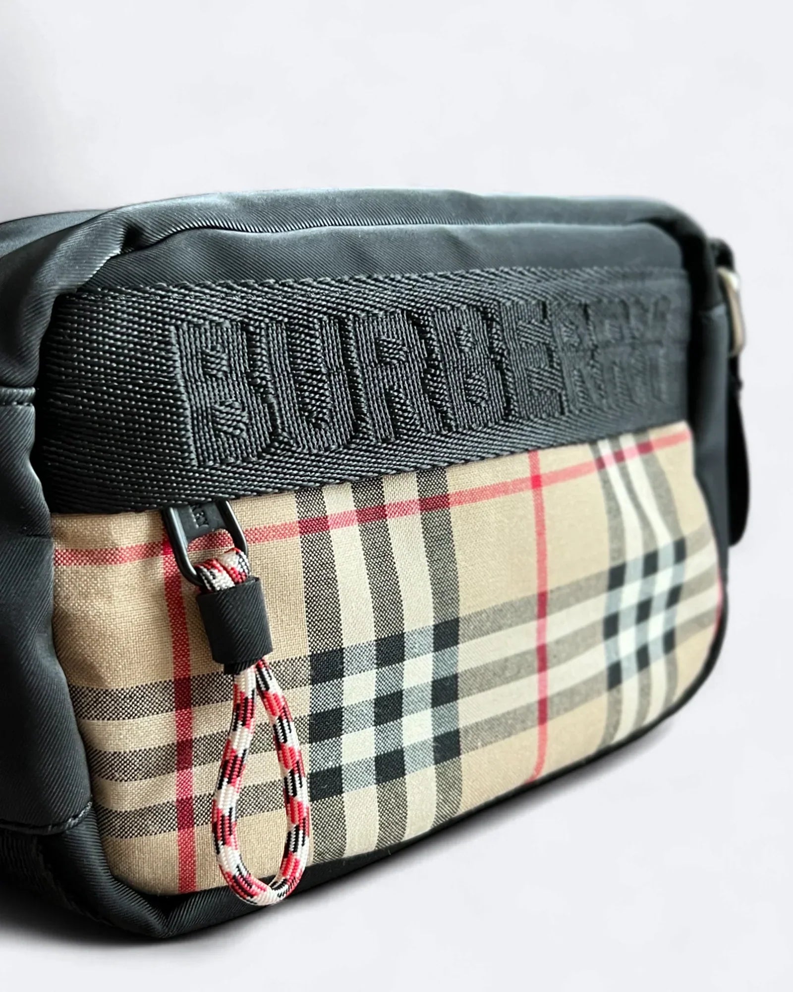 Burberry – Crossbody taška se vzorem kostky – černá