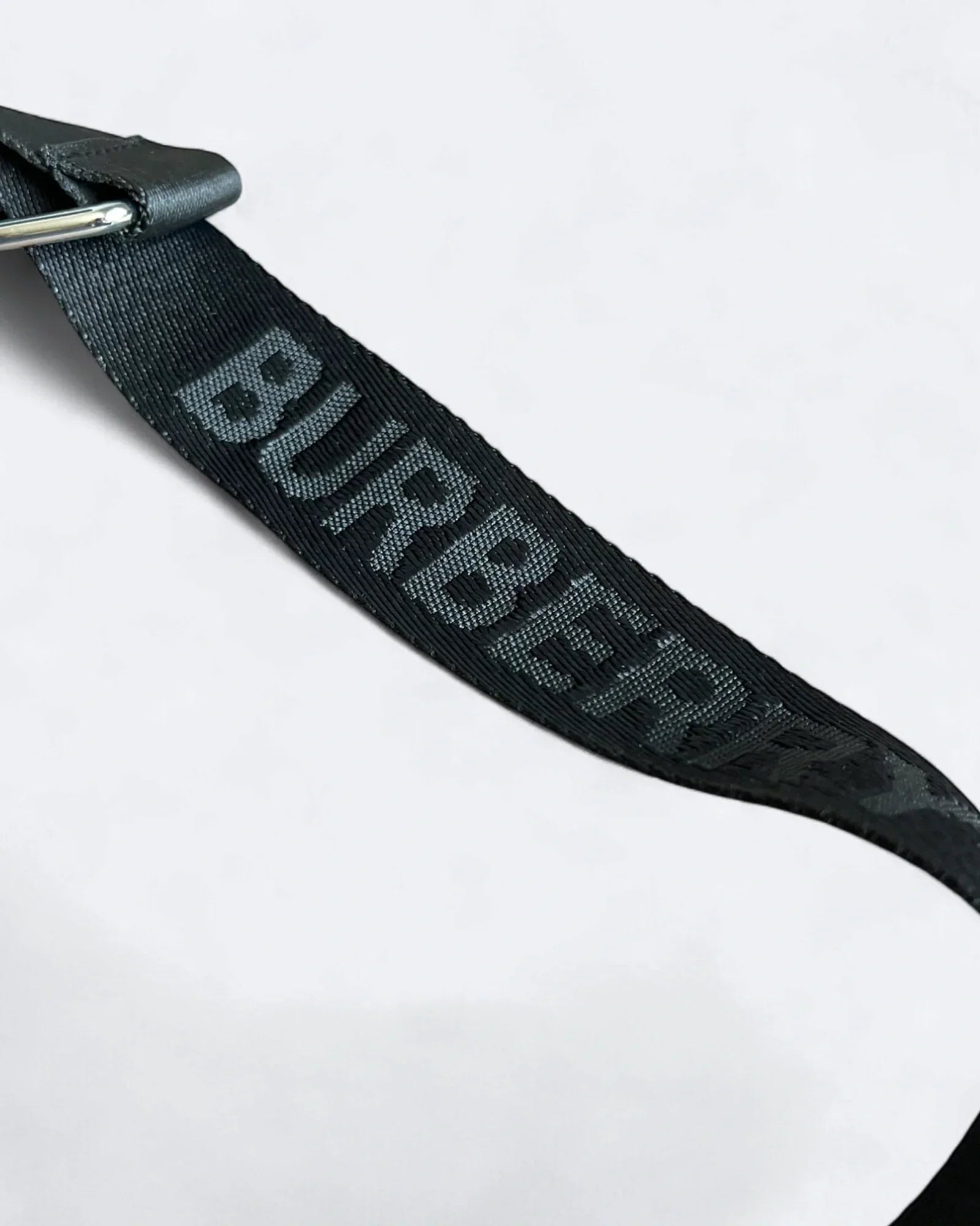 Burberry – Crossbody taška se vzorem kostky – černá