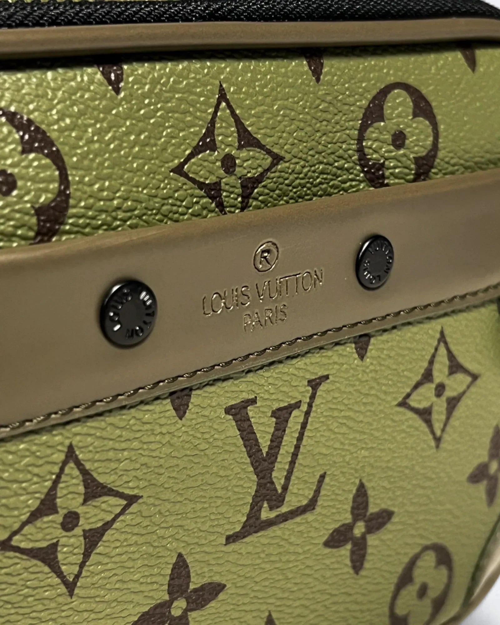LVTN – crossbody taška Alpha – zelená