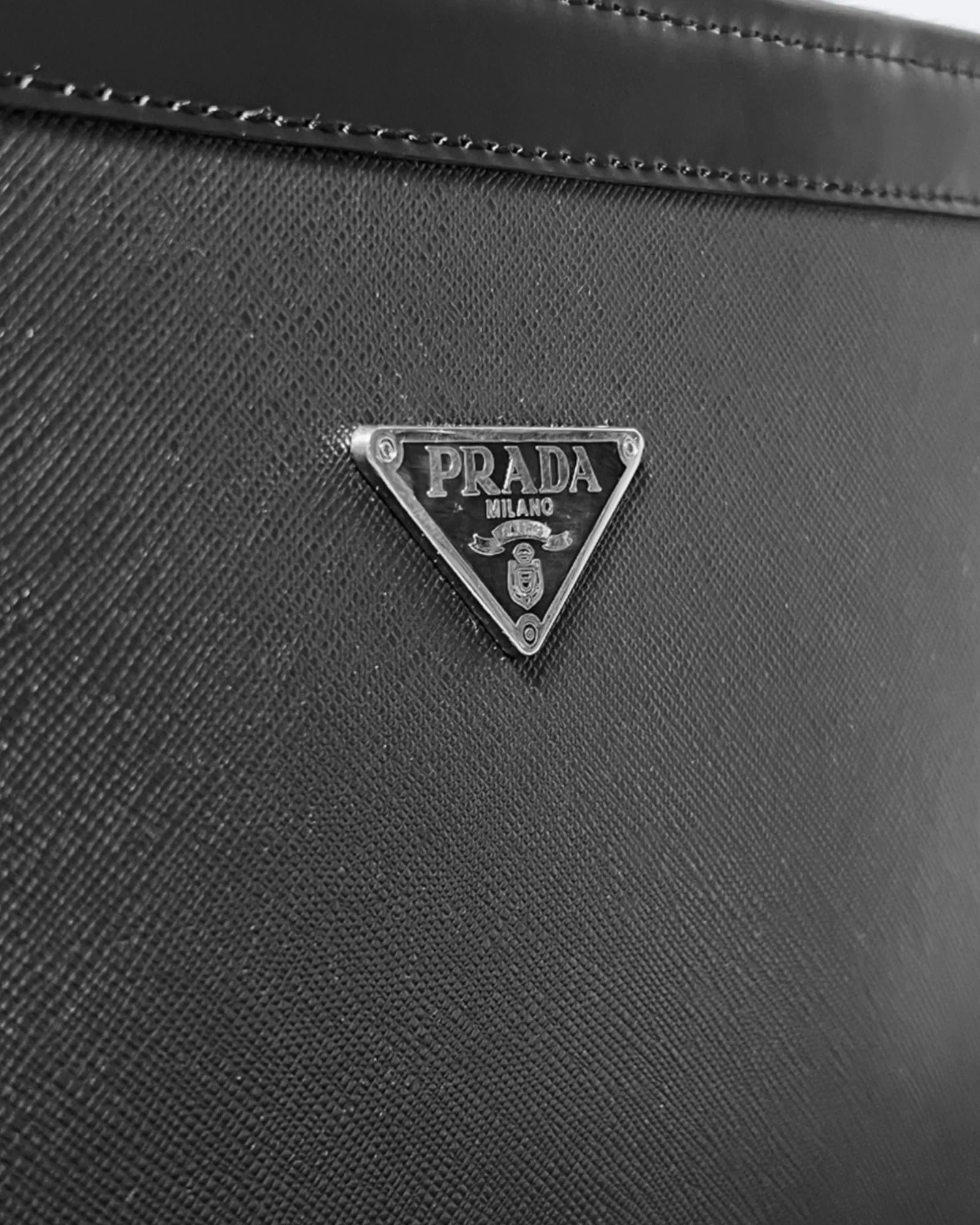 Prada – psaníčko s logem – černé