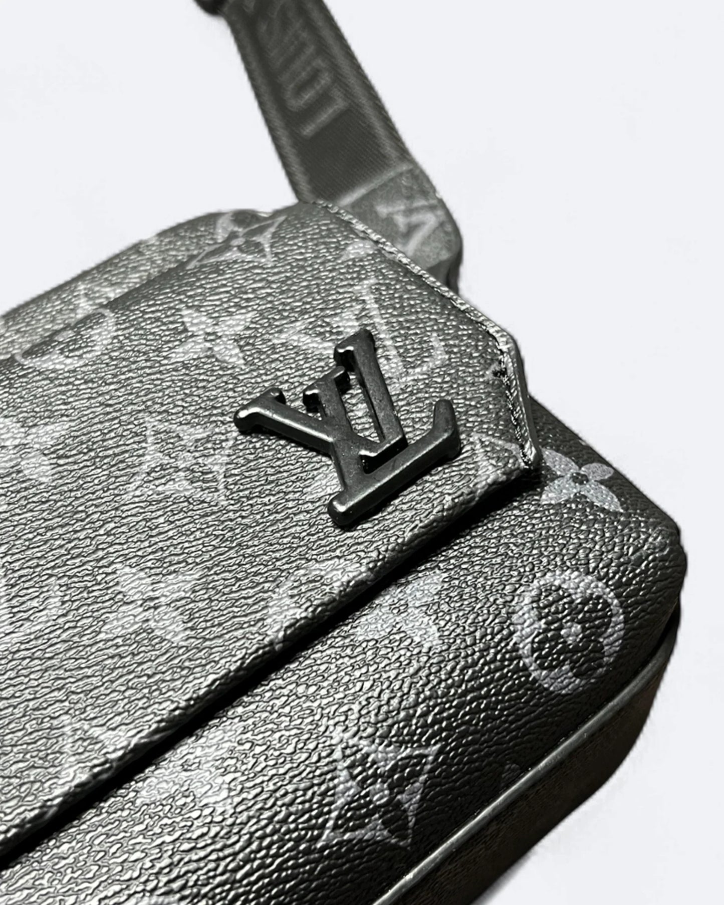 LVTN - Pattern Mini Messenger Bag - Black