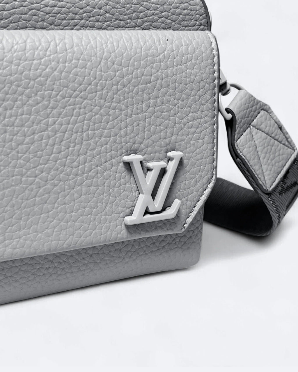 LVTN – Kožená mini messenger brašna – světle šedá