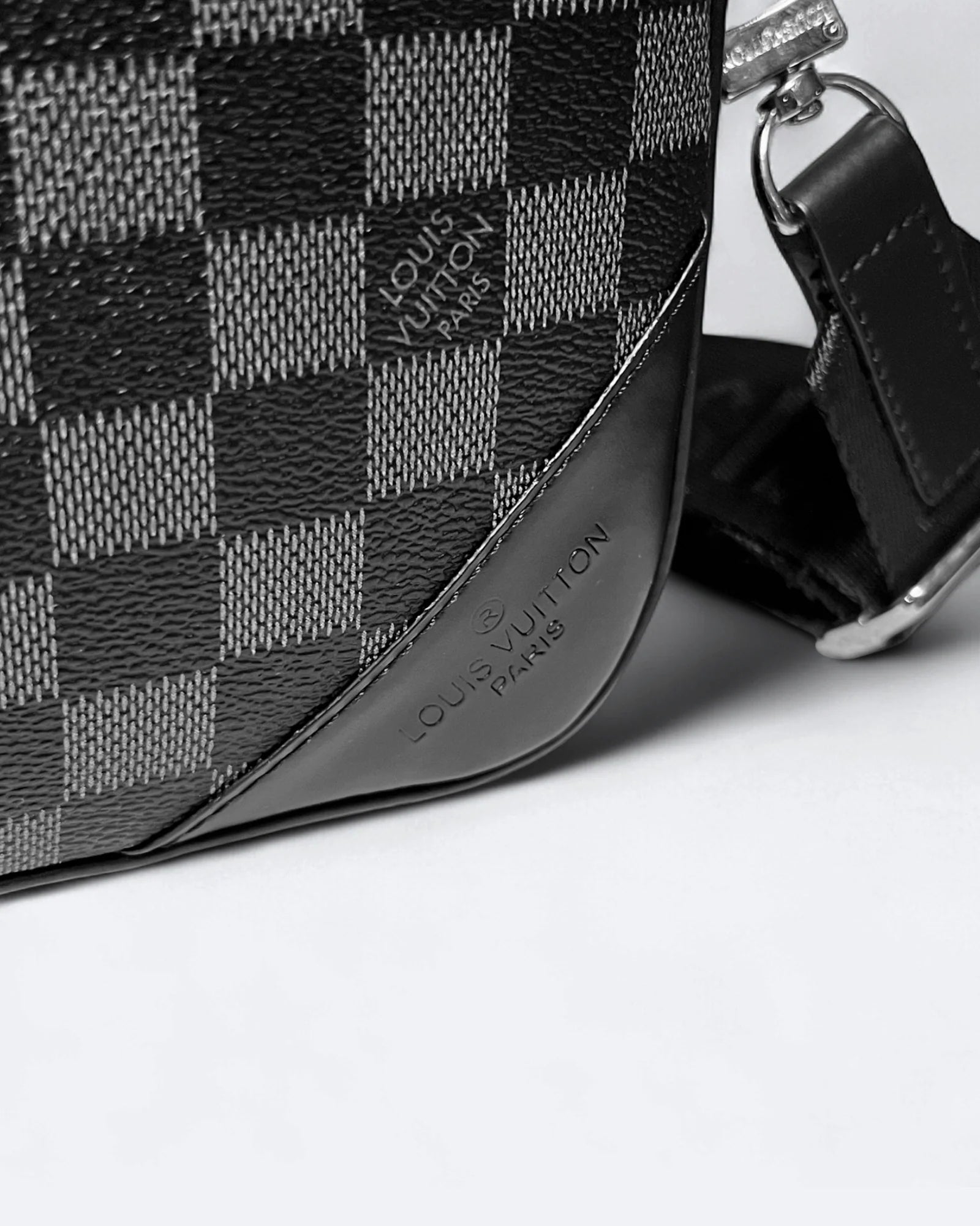 LVTN - Messenger taška Damier Pattern Duo - černá