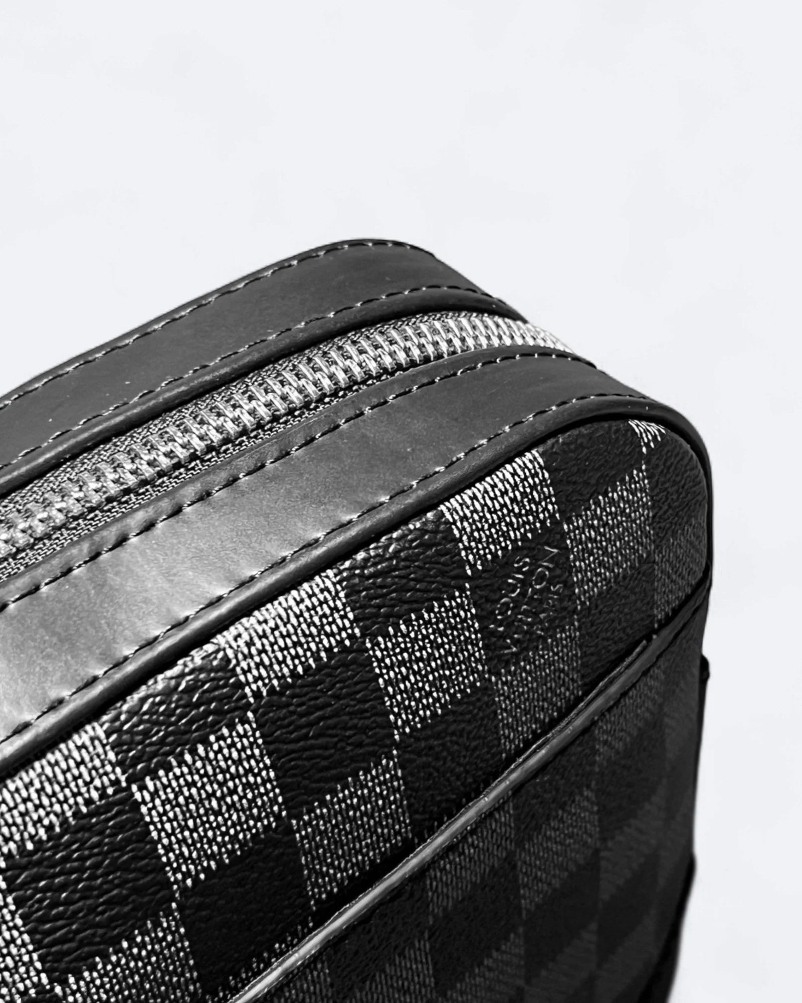 LVTN - Messenger taška Damier Pattern Duo - černá