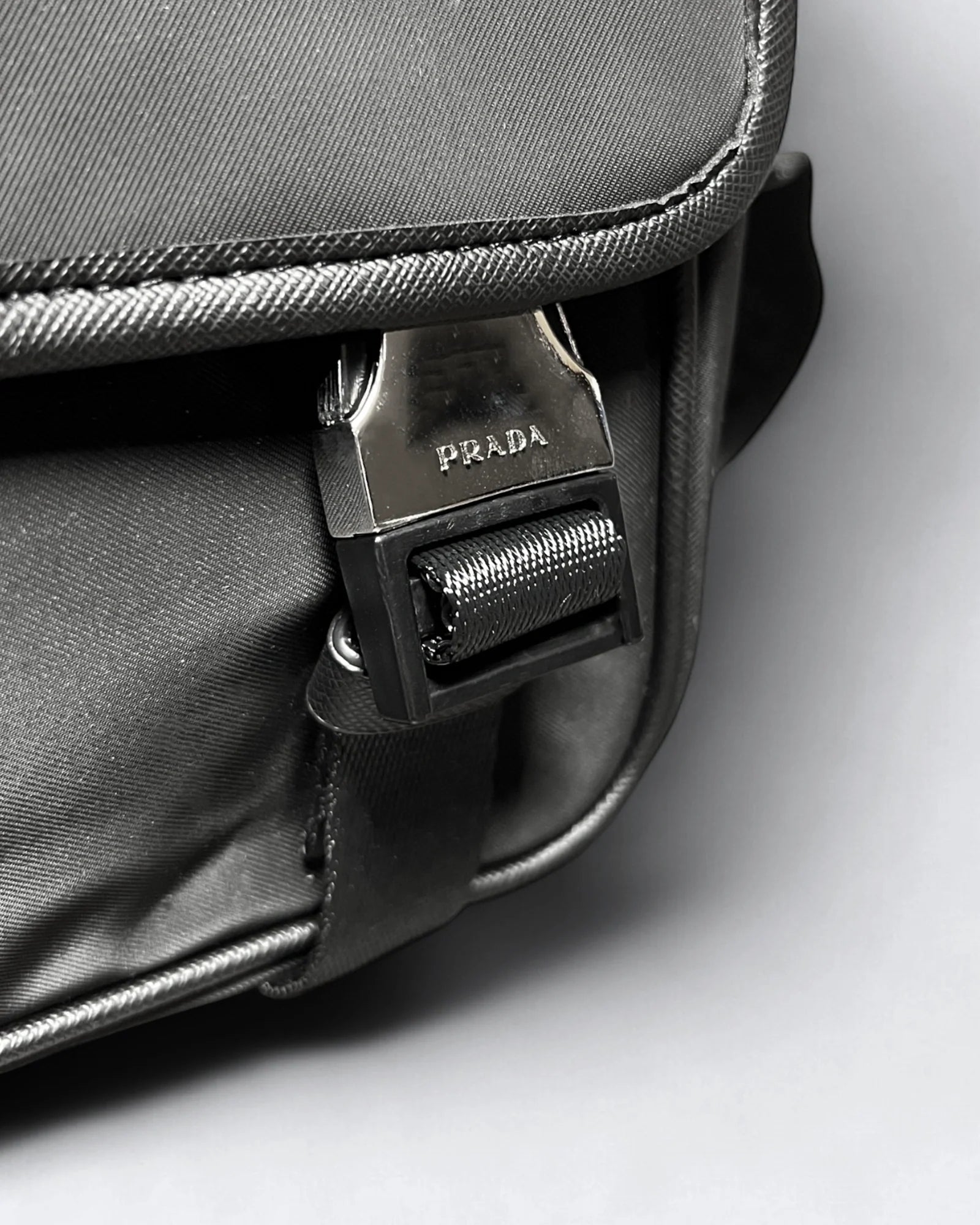Prada – taška na doklady – černá
