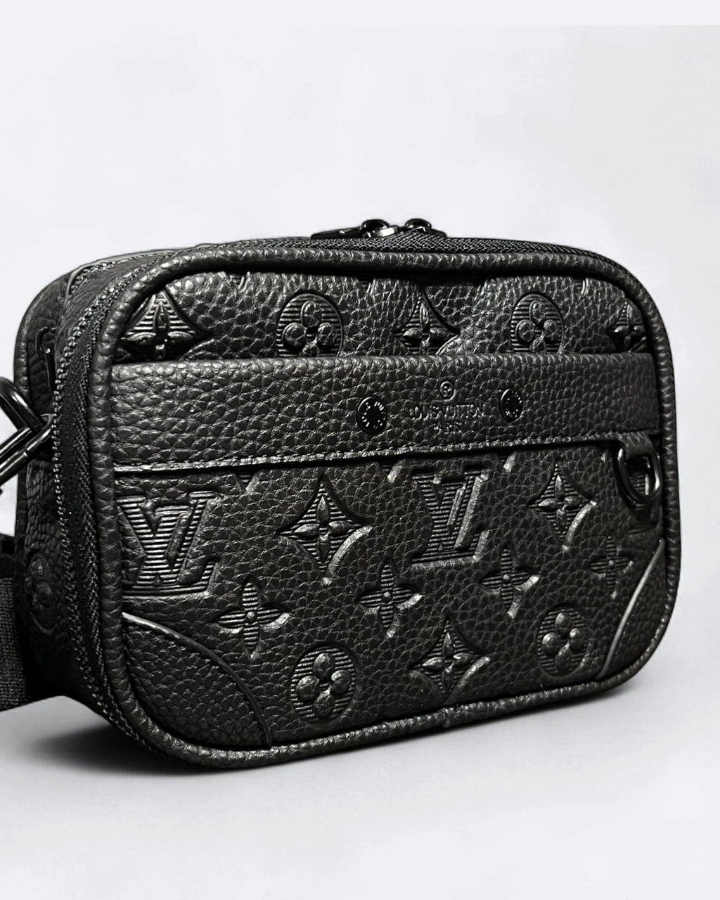 LVTN – Crossbody kabelka Alpha z embosované kůže – černá