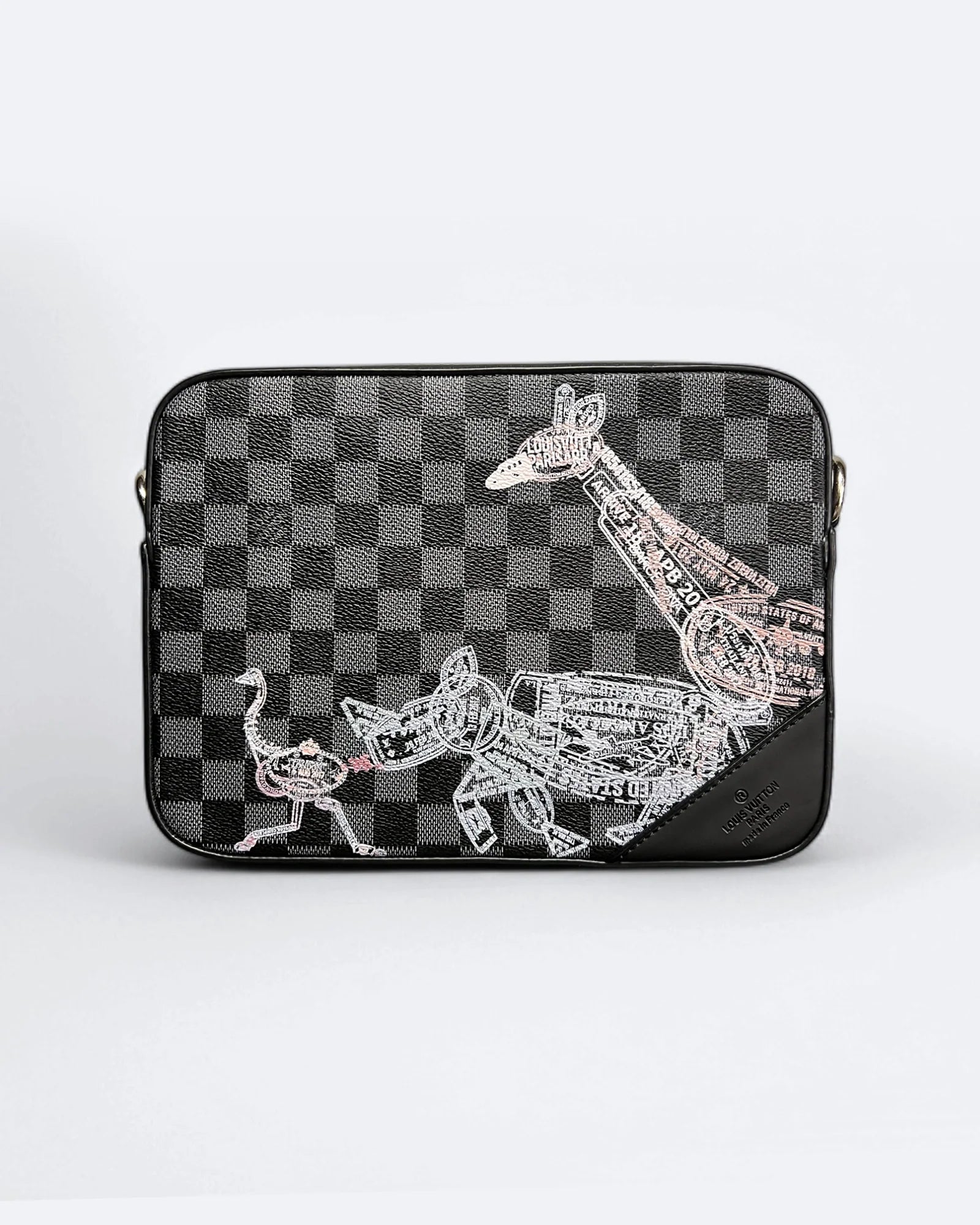 Louis Vuitton – Pasové známky se zvířaty, tašky Damier Trio – černá