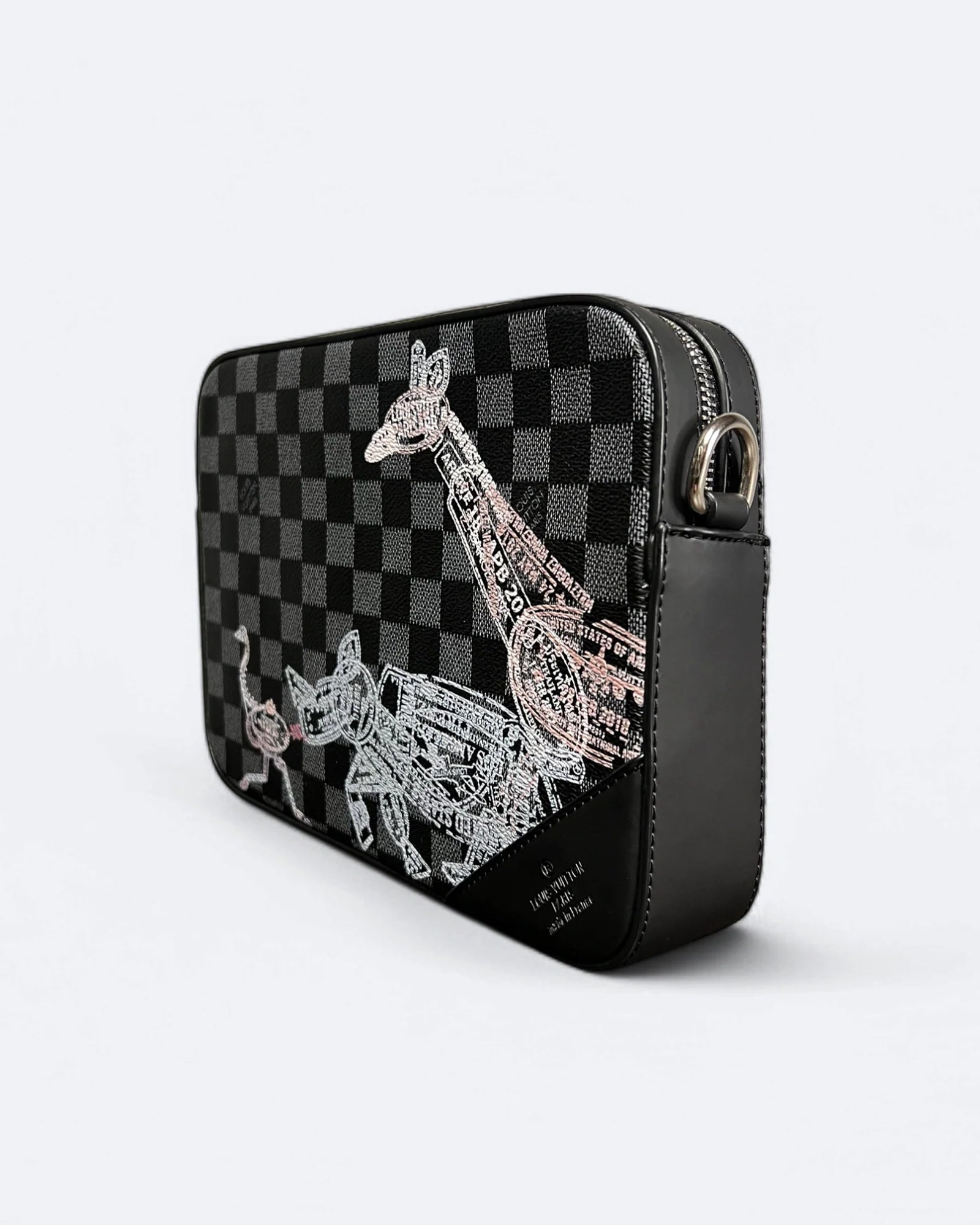 Louis Vuitton – Pasové známky se zvířaty, tašky Damier Trio – černá