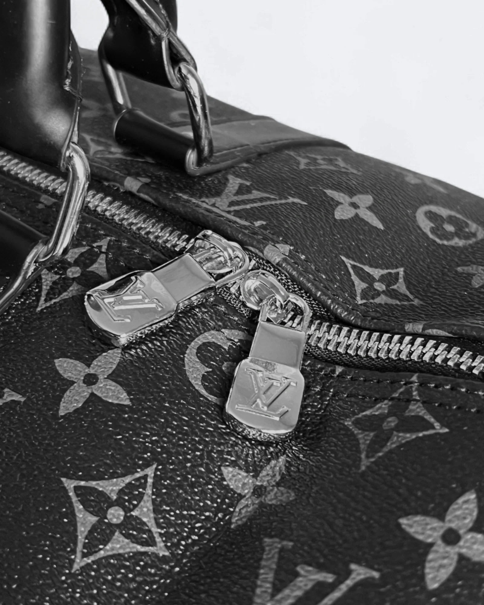 Louis Vuitton – Cestovní taška Duffle se vzorem LV – černá