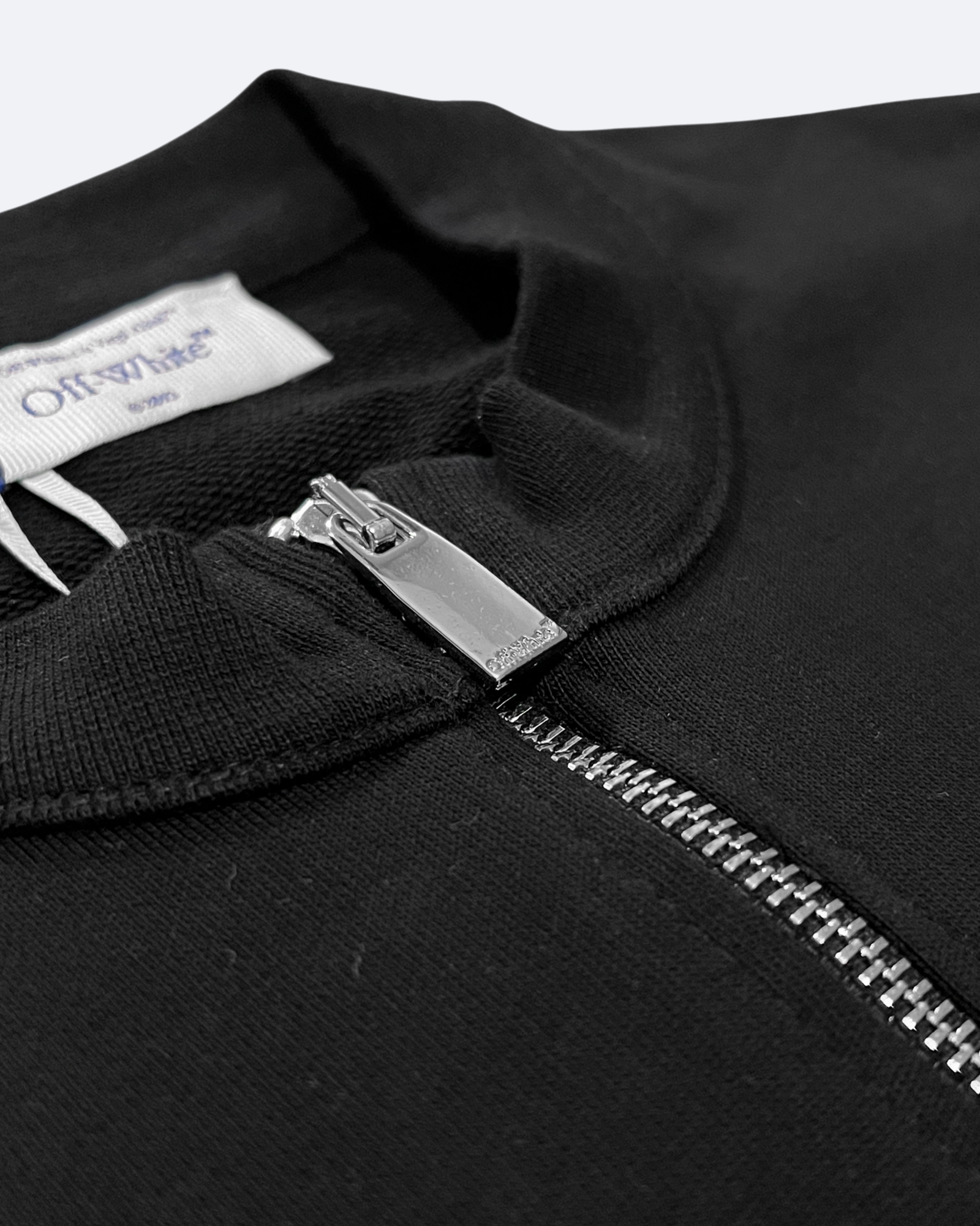 Off-White – Mikina na zip s grafikou stříbrné pásky – černá