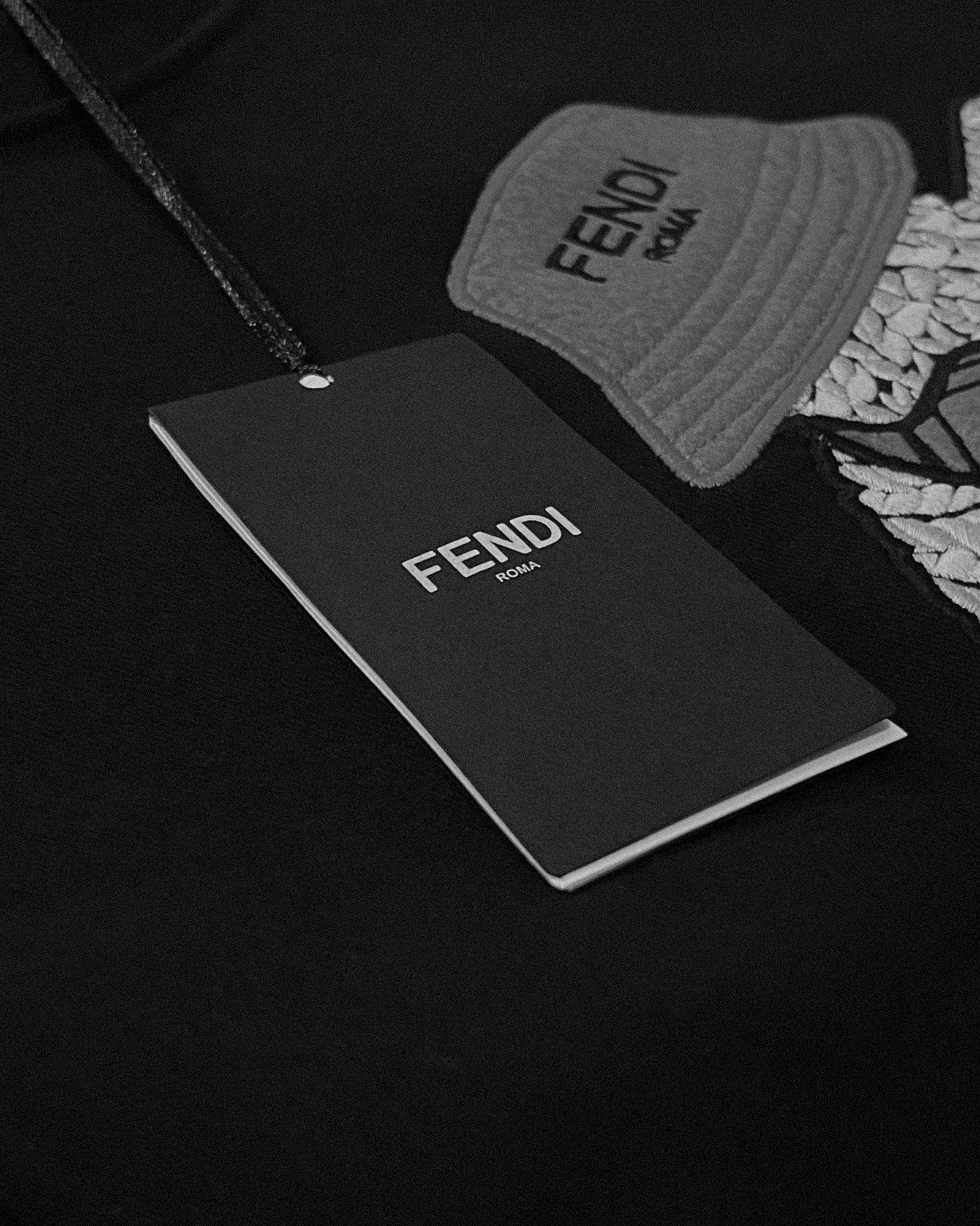 Fendi - Mikina s vyšitým maskotem - Černá
