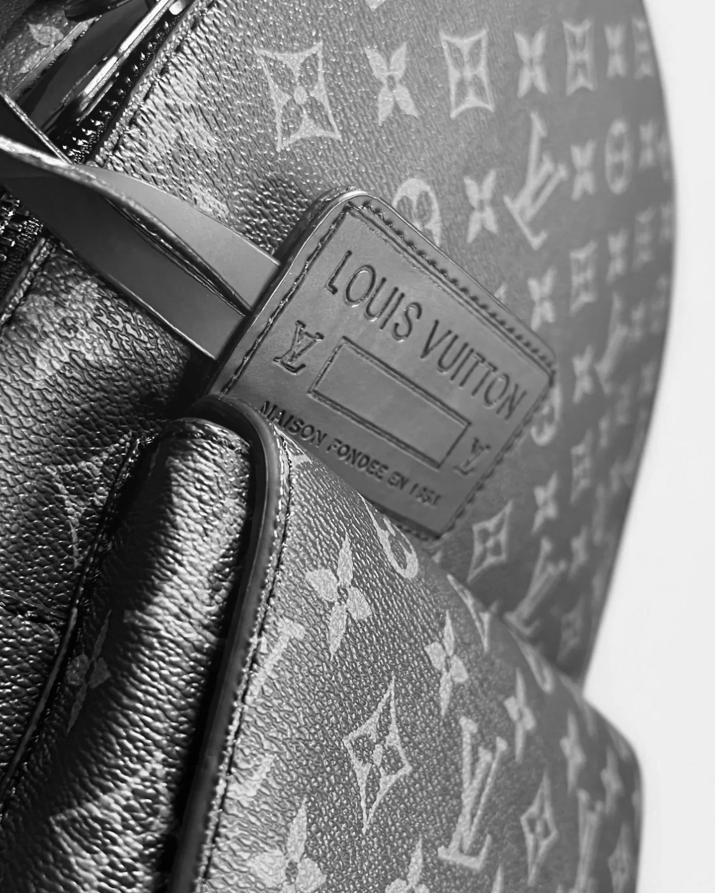 LVTN – batoh LV Pattern Takeoff – černá
