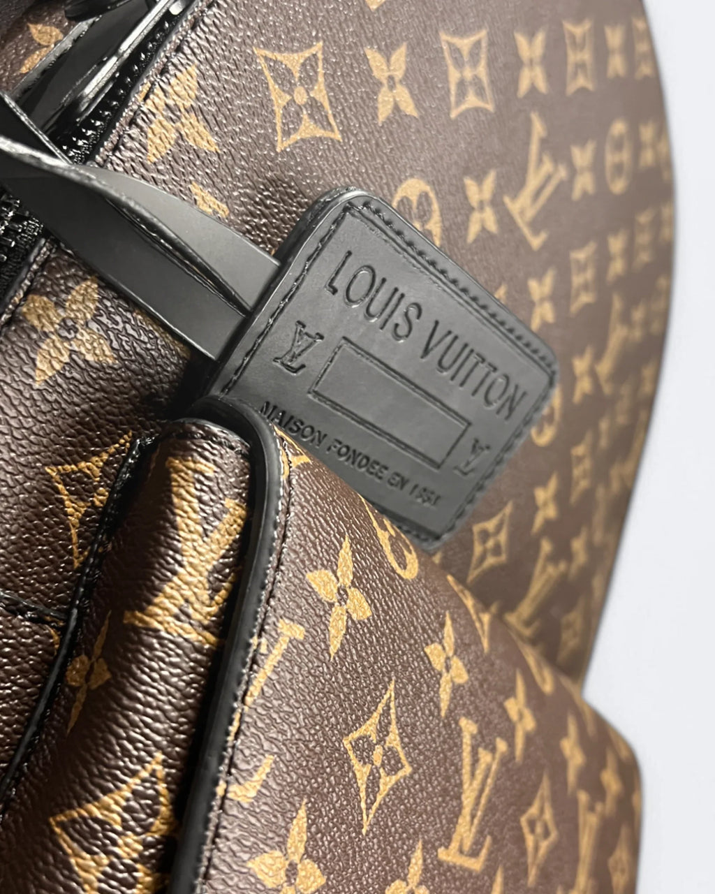 Louis Vuitton – batoh LV Pattern Takeoff – hnědý