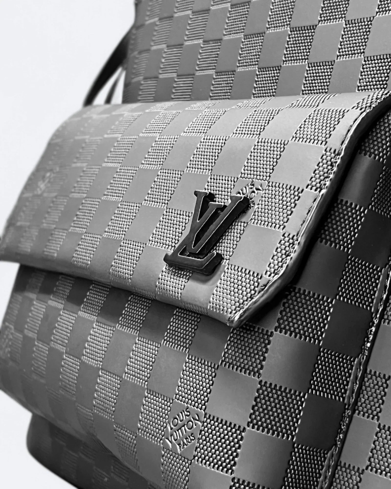 Louis Vuitton - Batoh Takeoff s vyraženým vzorem Damier - černý