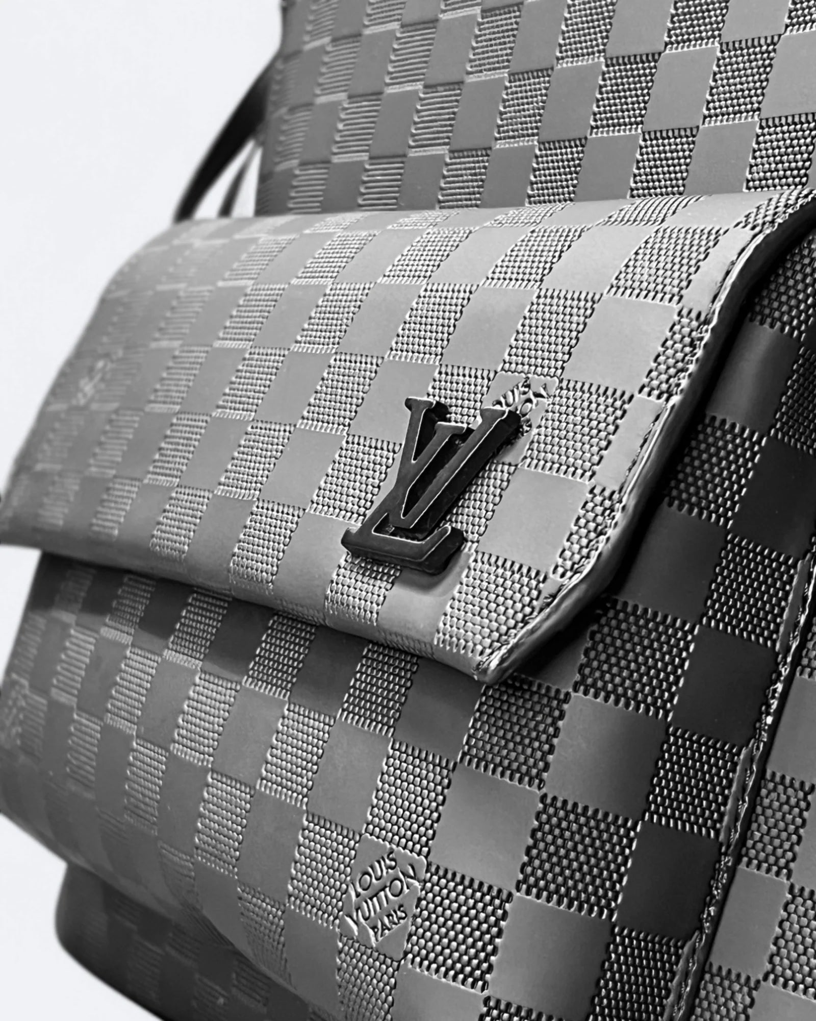 Louis Vuitton - Batoh Takeoff s vyraženým vzorem Damier - černý