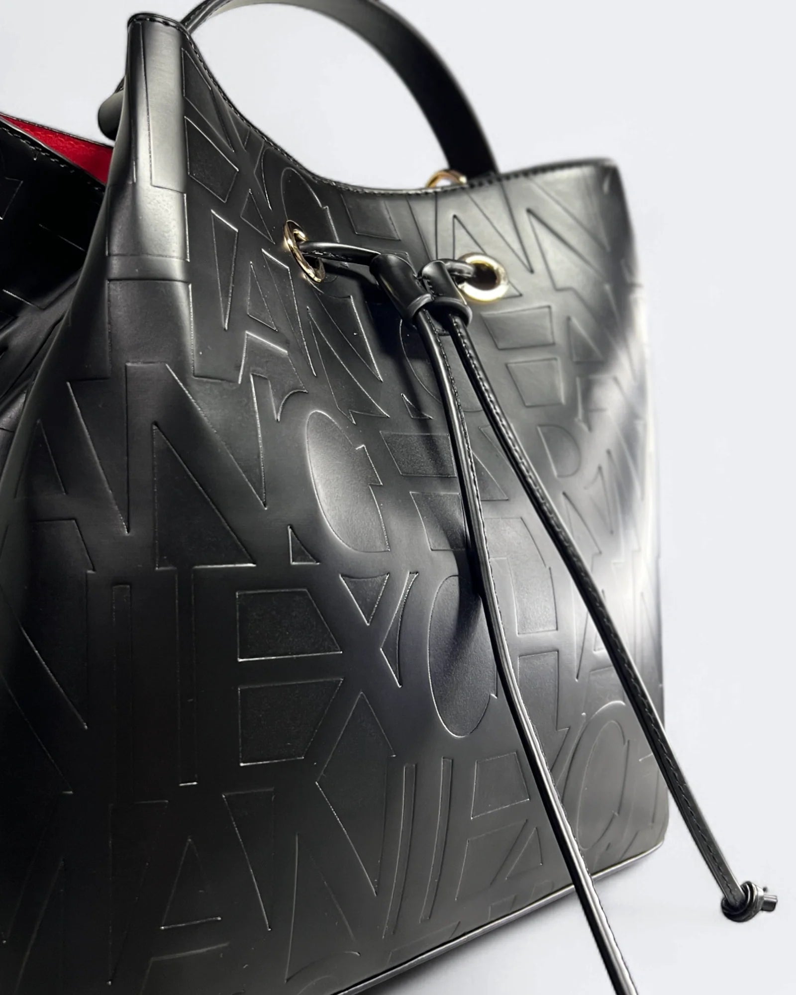Armani Exchange - Taška s vyraženým logem - Černá