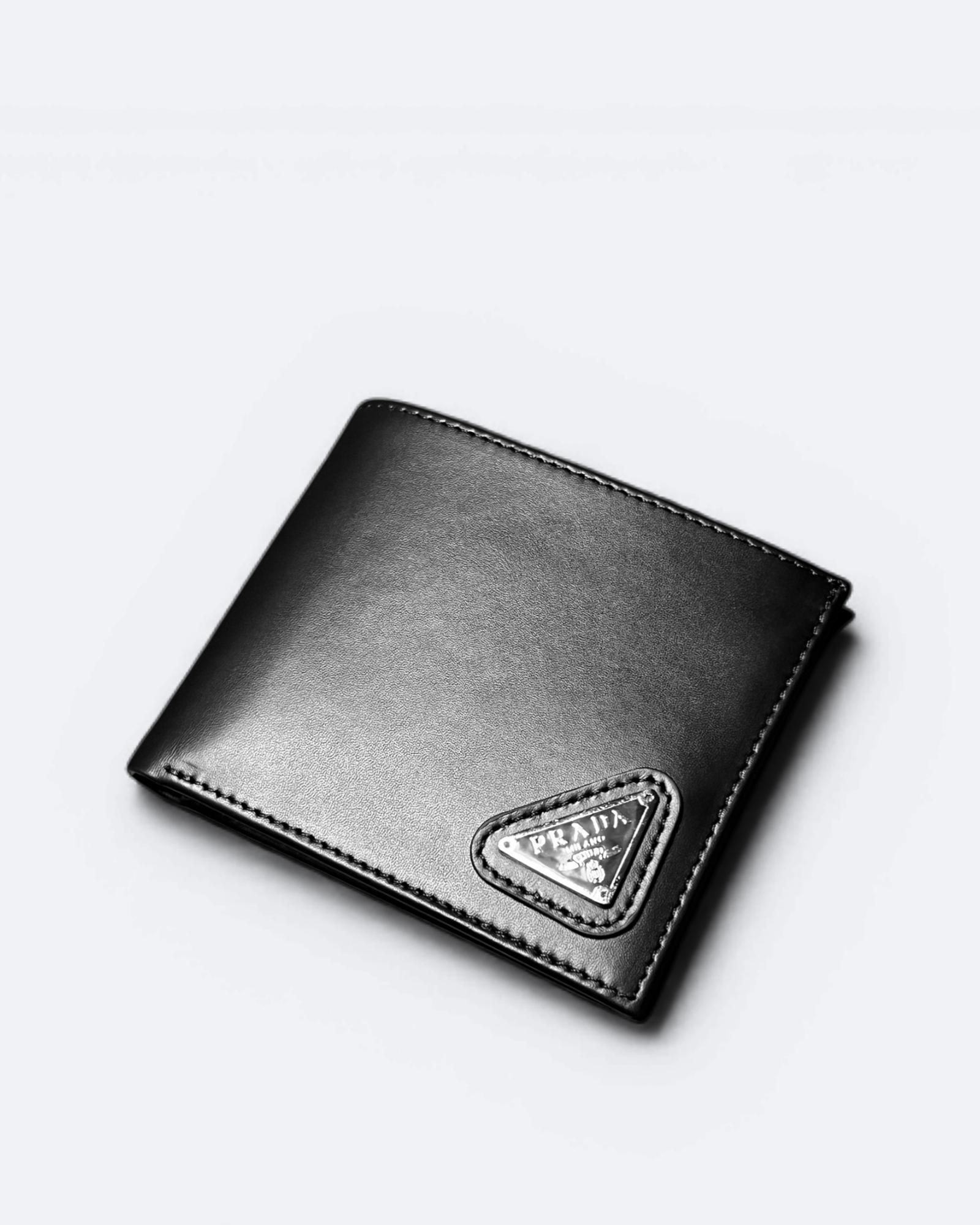 Prada – peněženka s logem – černá