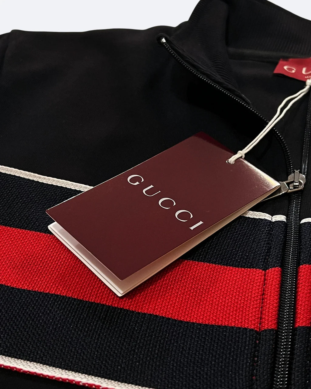 GC - Sada s červeným pruhem - černá