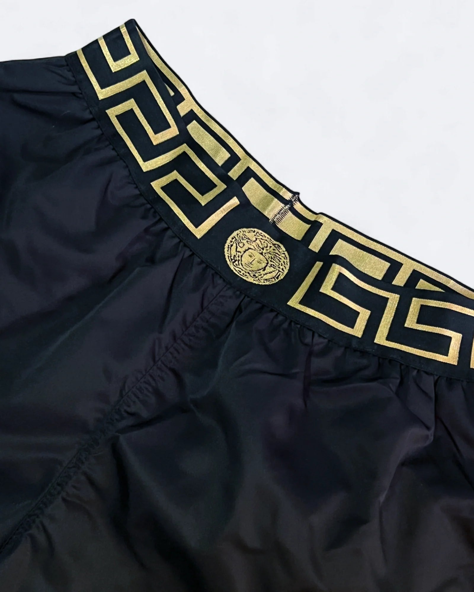 Versace - Plavkové šortky s logem Medusa - Černé