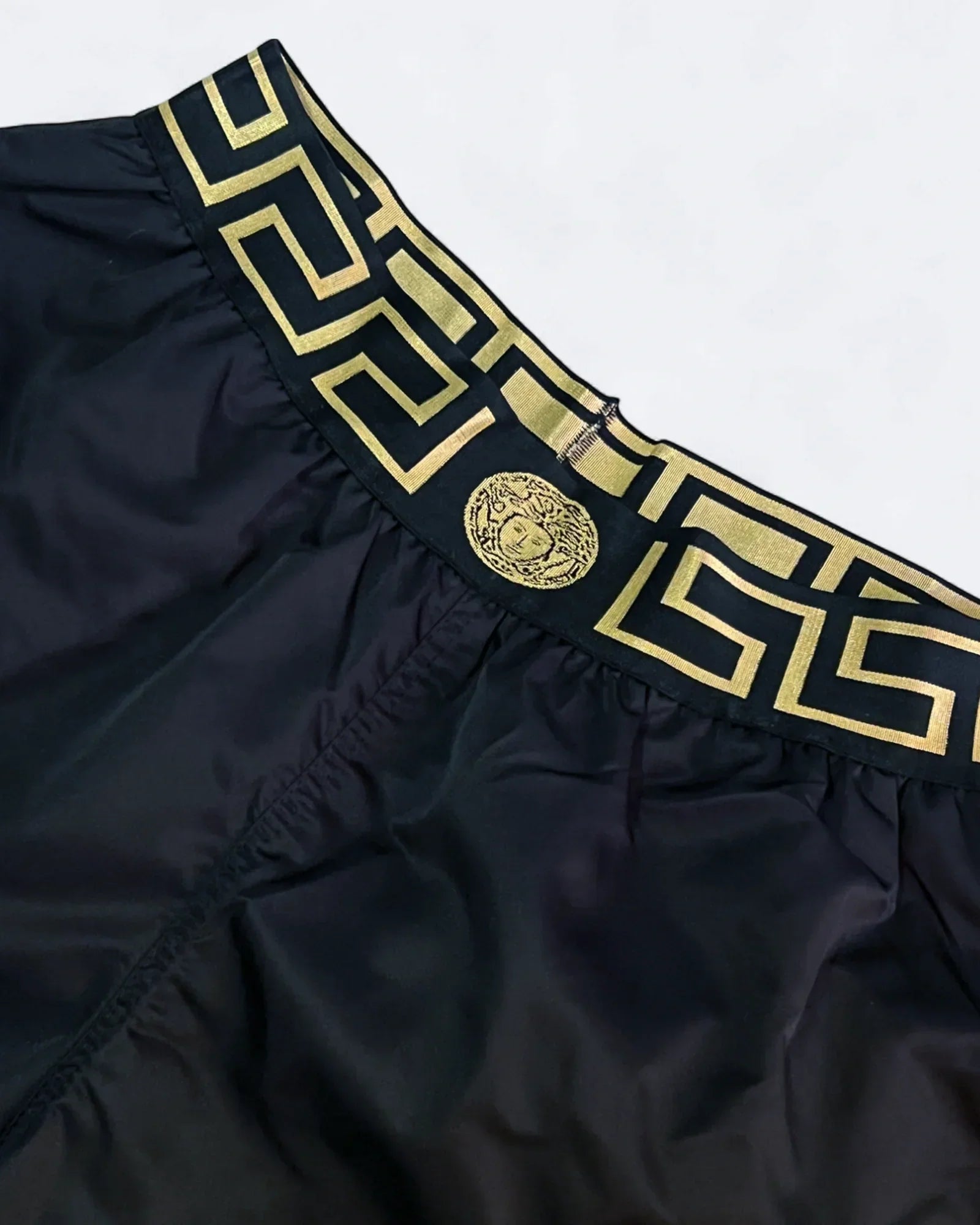 Versace - Plavkové šortky s logem Medusa - Černé