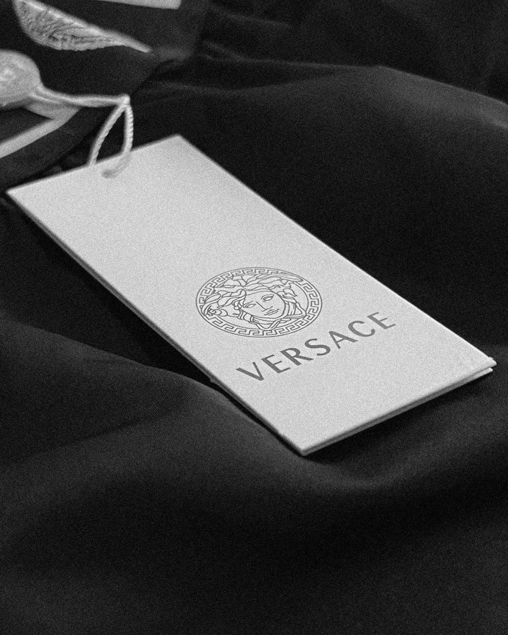 Versace - Plavkové šortky s logem Medusa - Černé