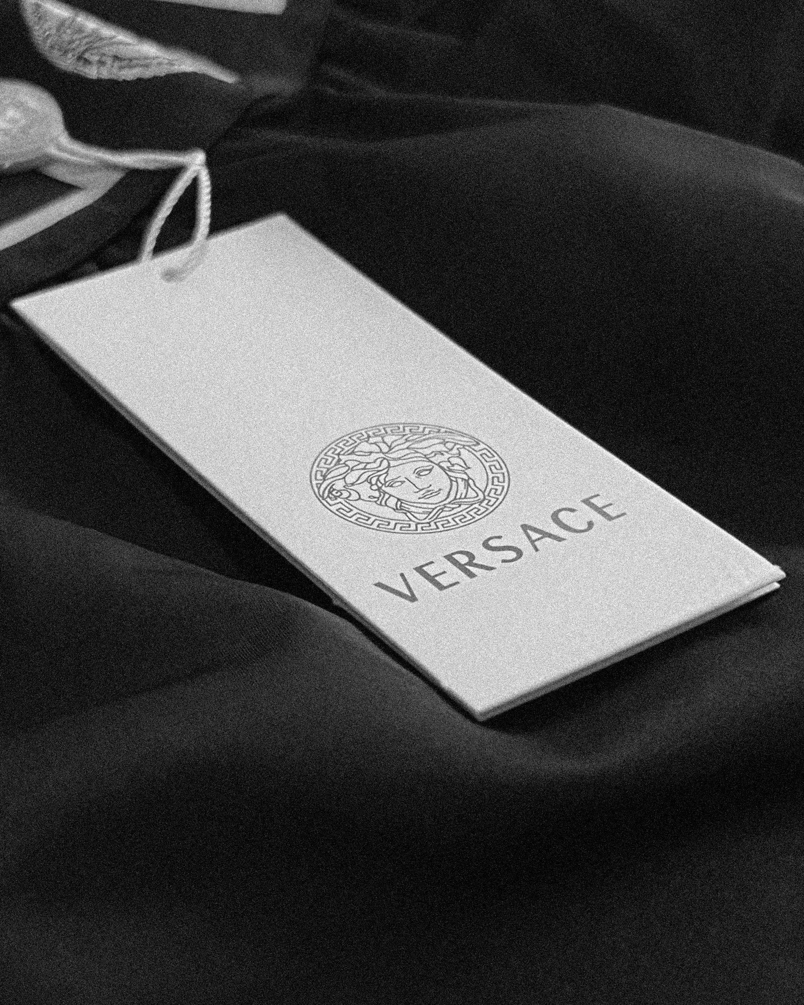 Versace - Plavkové šortky s logem Medusa - Černé